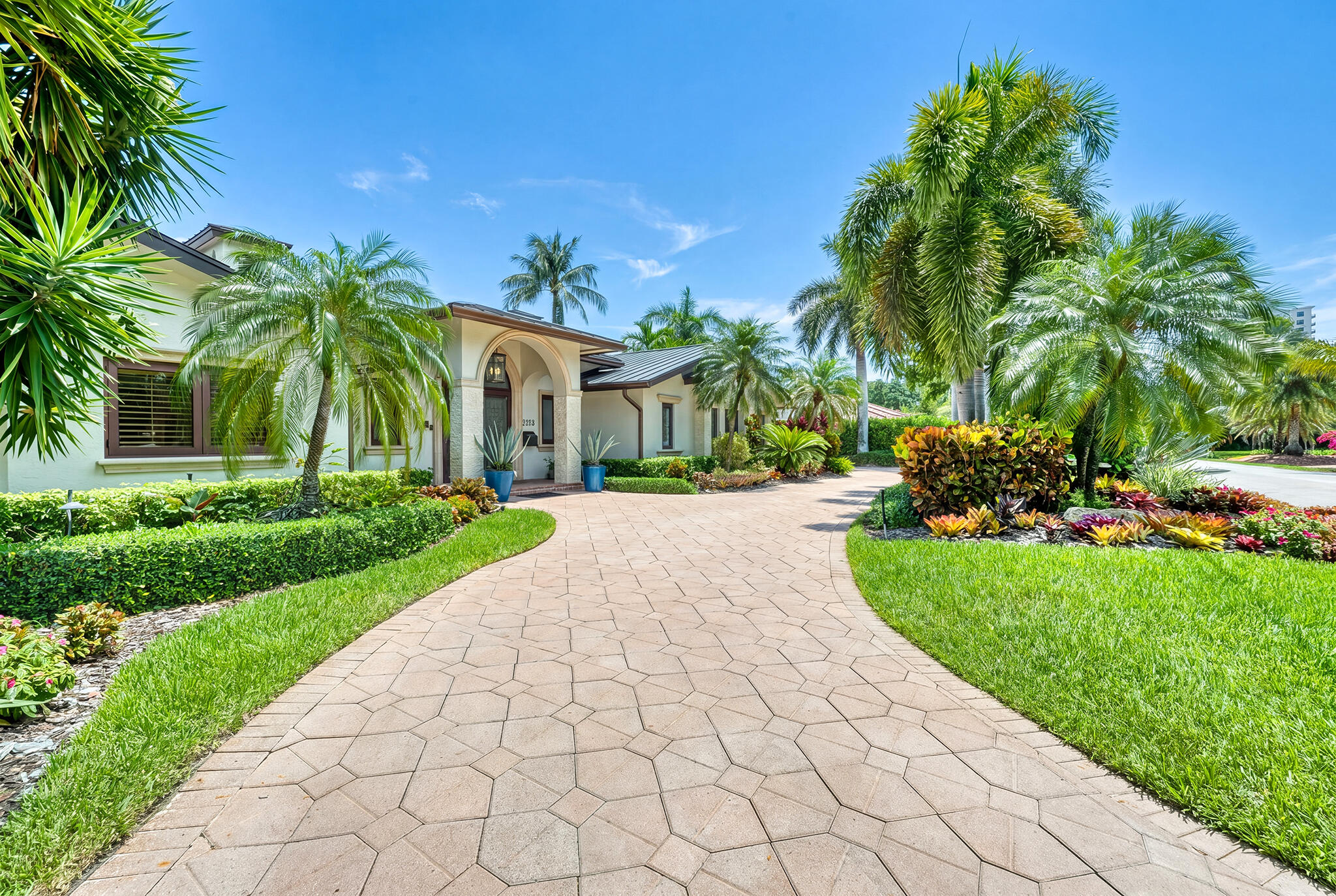 3233 NE 40th Court