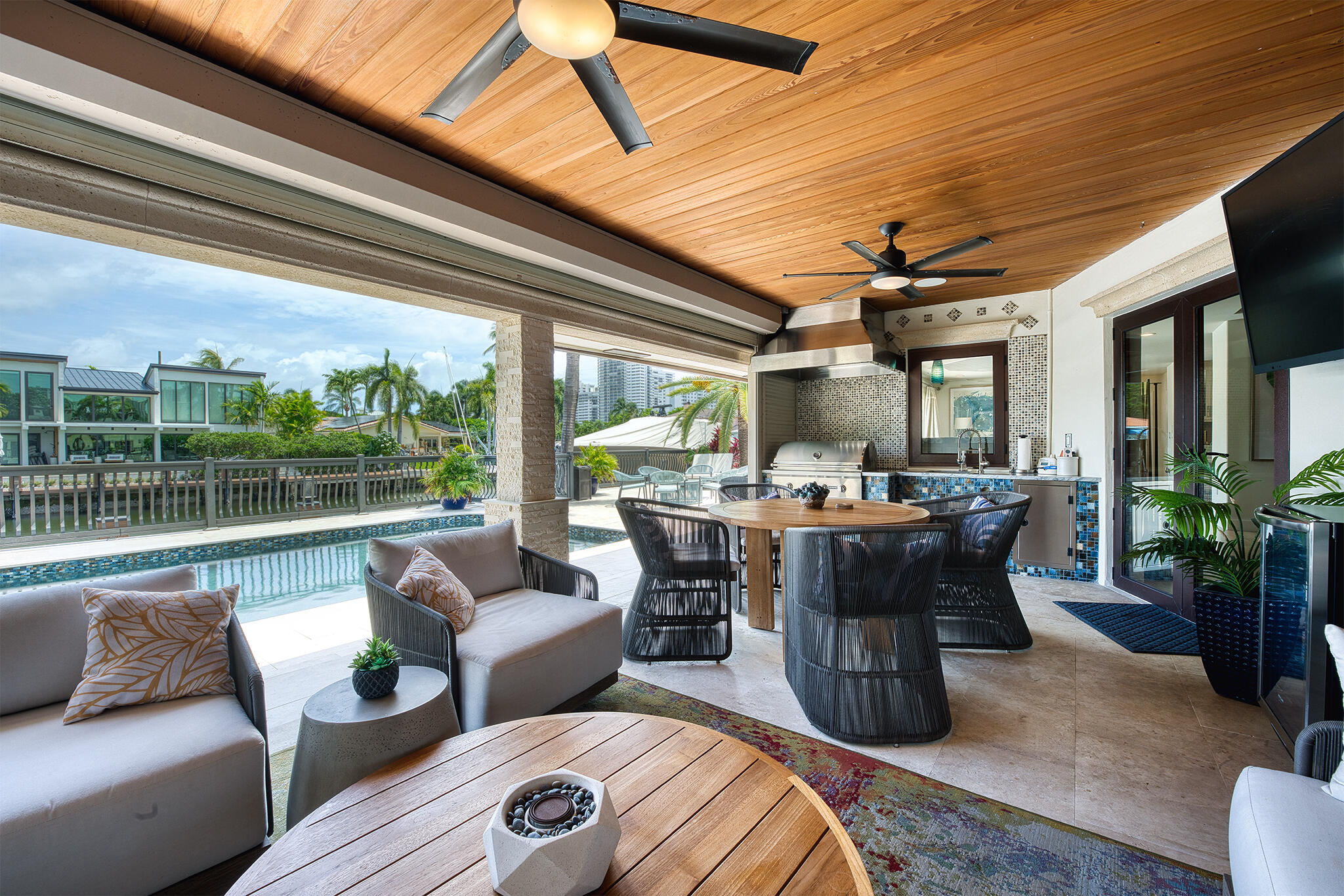 3233 NE 40th Court