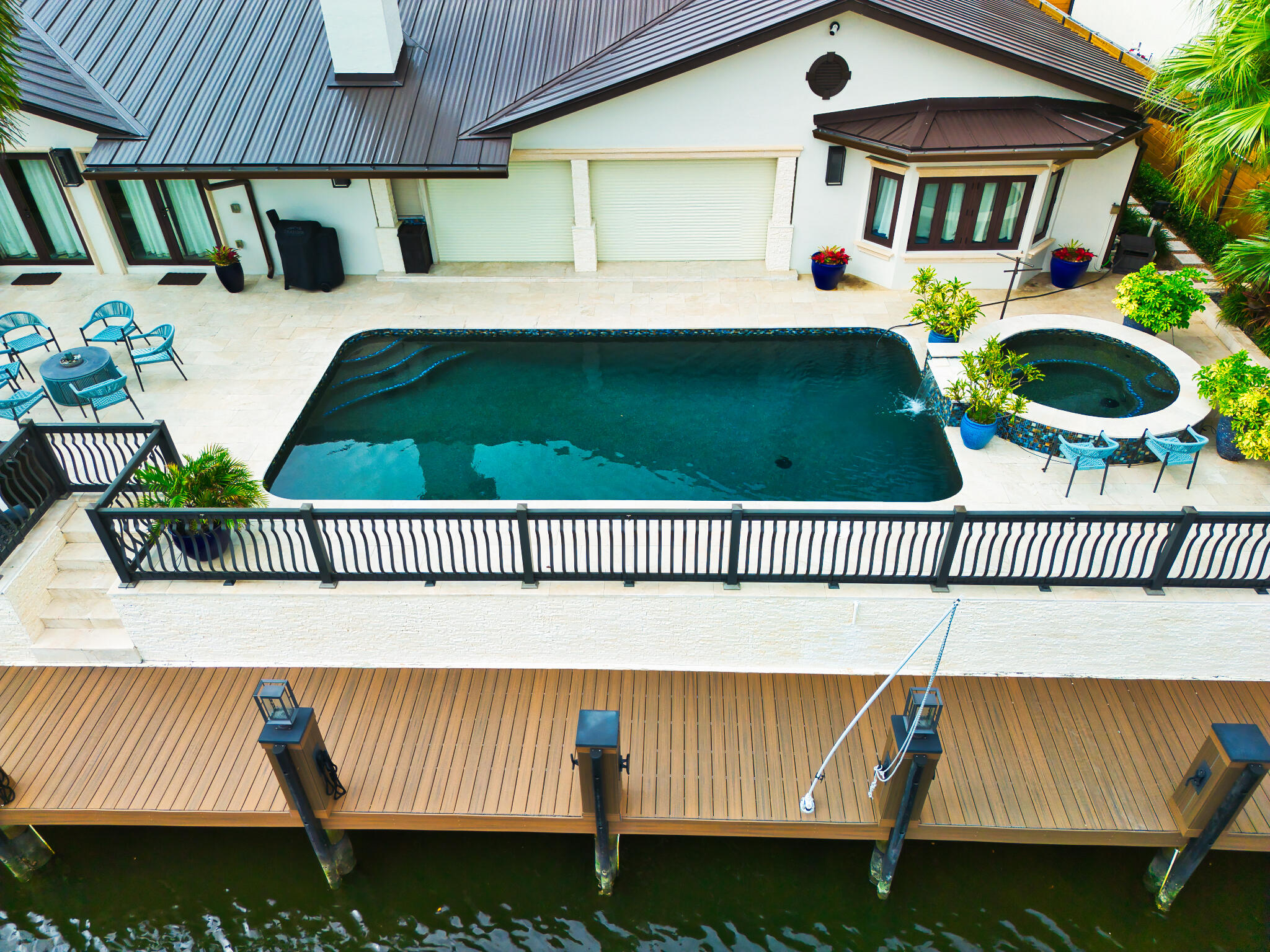 3233 NE 40th Court