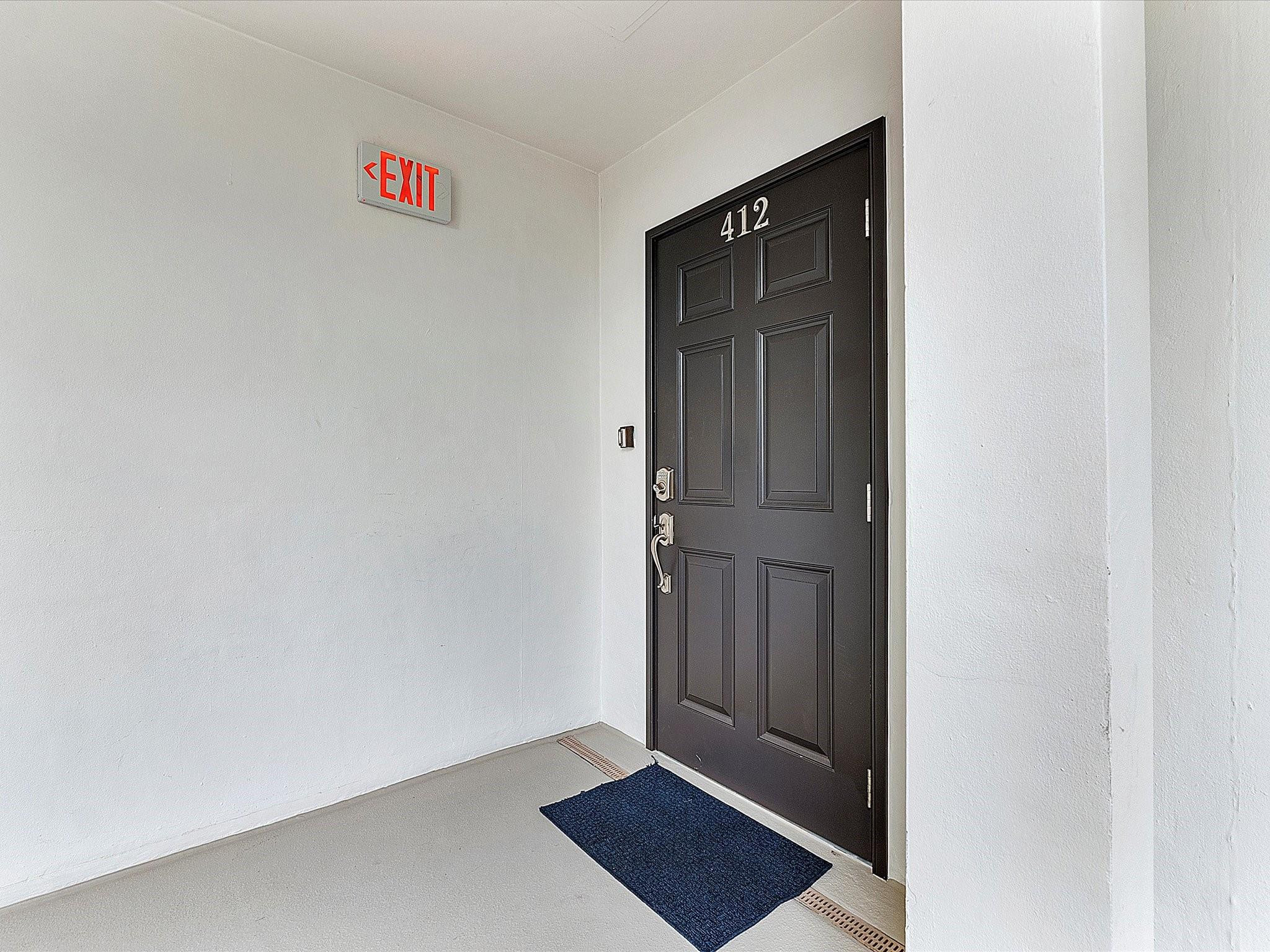 3100 NE 48th St 412