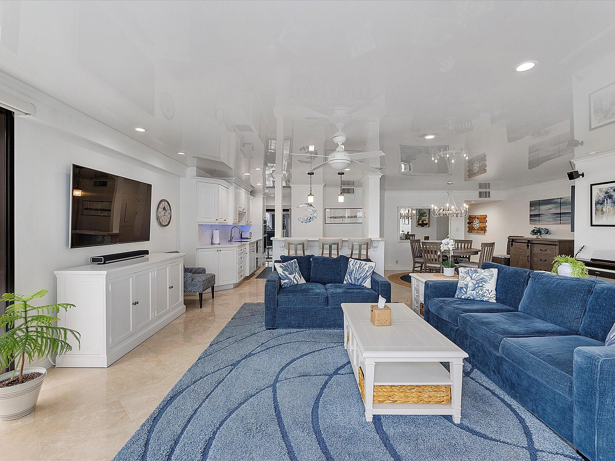 3100 NE 48th St 412