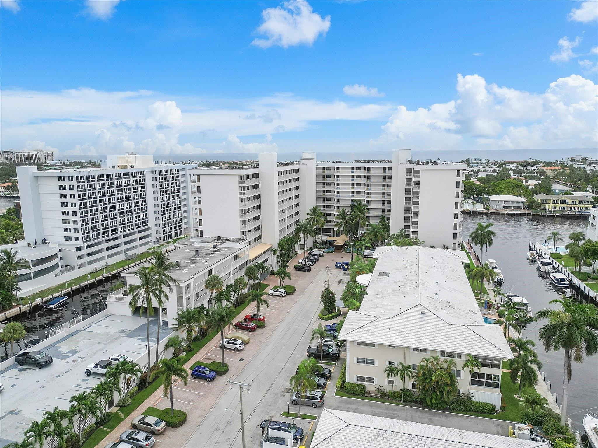 3100 NE 48th St 412