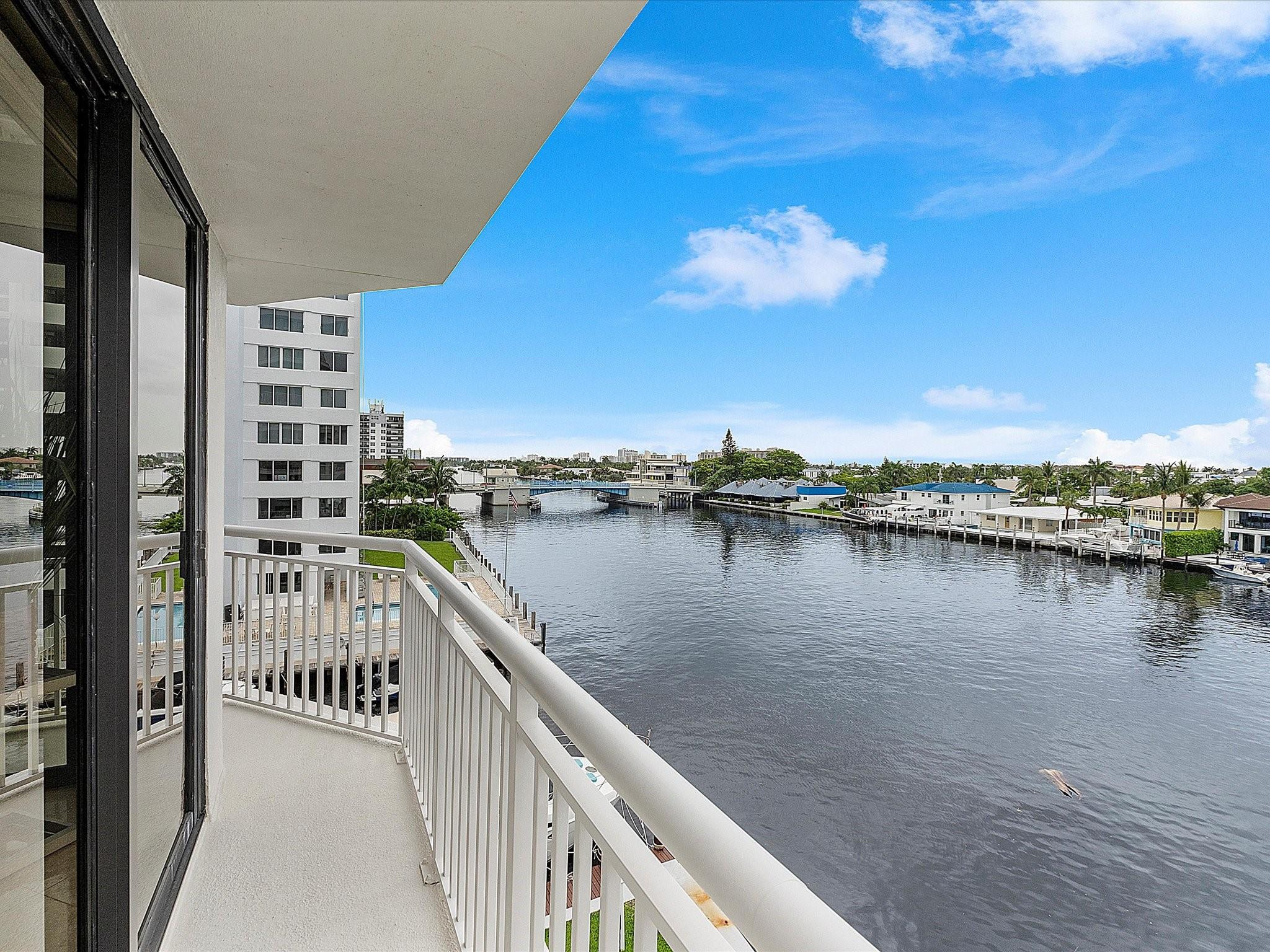 3100 NE 48th St 412