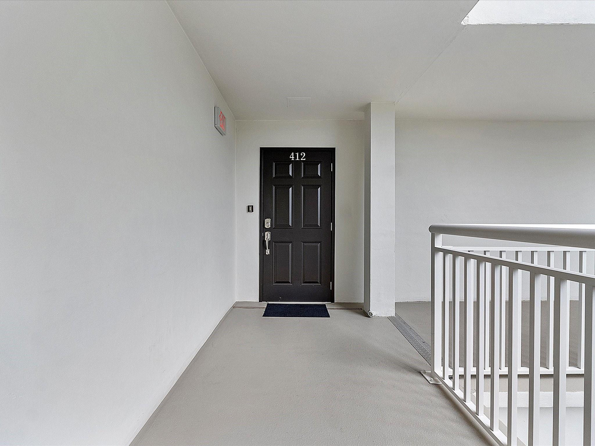 3100 NE 48th St 412