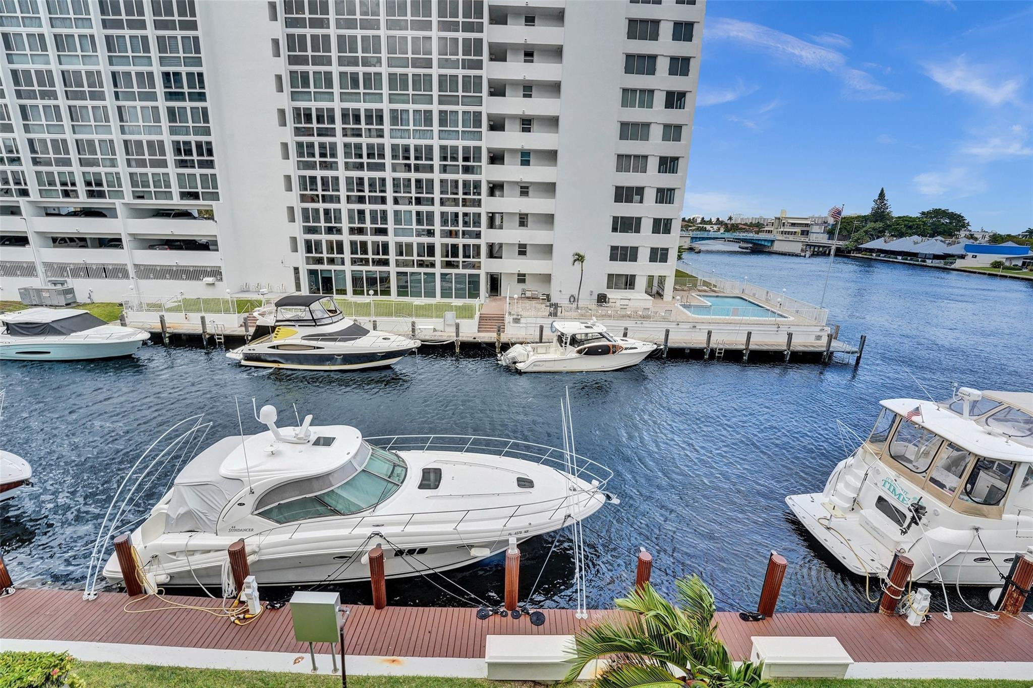 3100 NE 48th Street 311