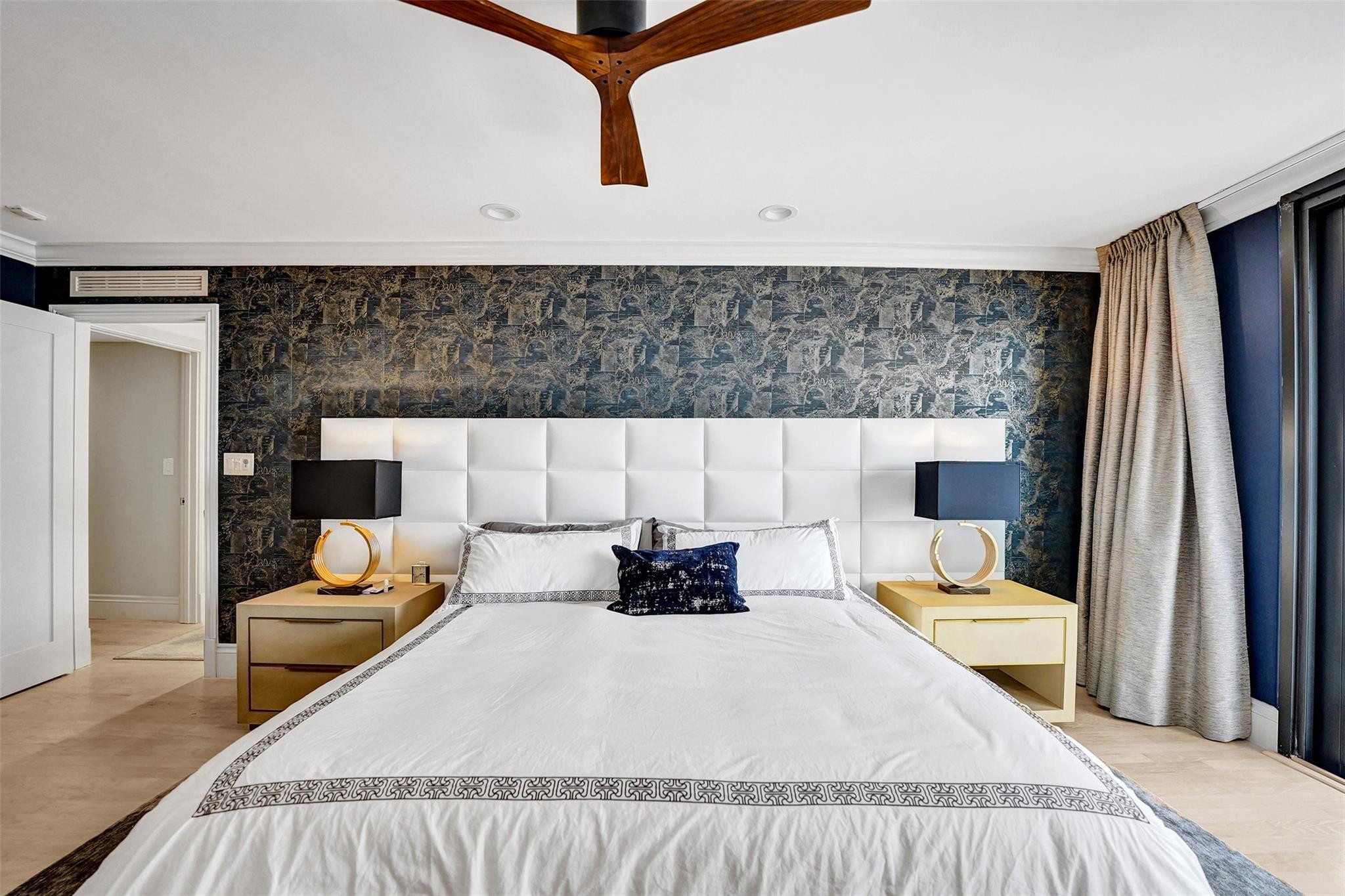 3100 NE 48th Street 311