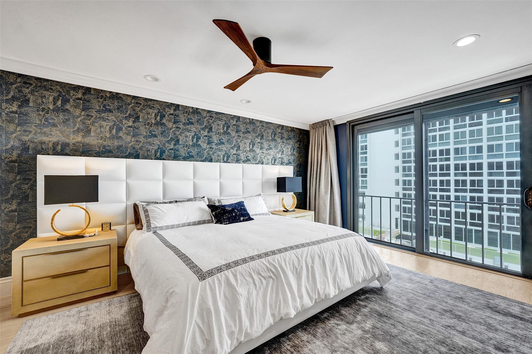 3100 NE 48th Street 311