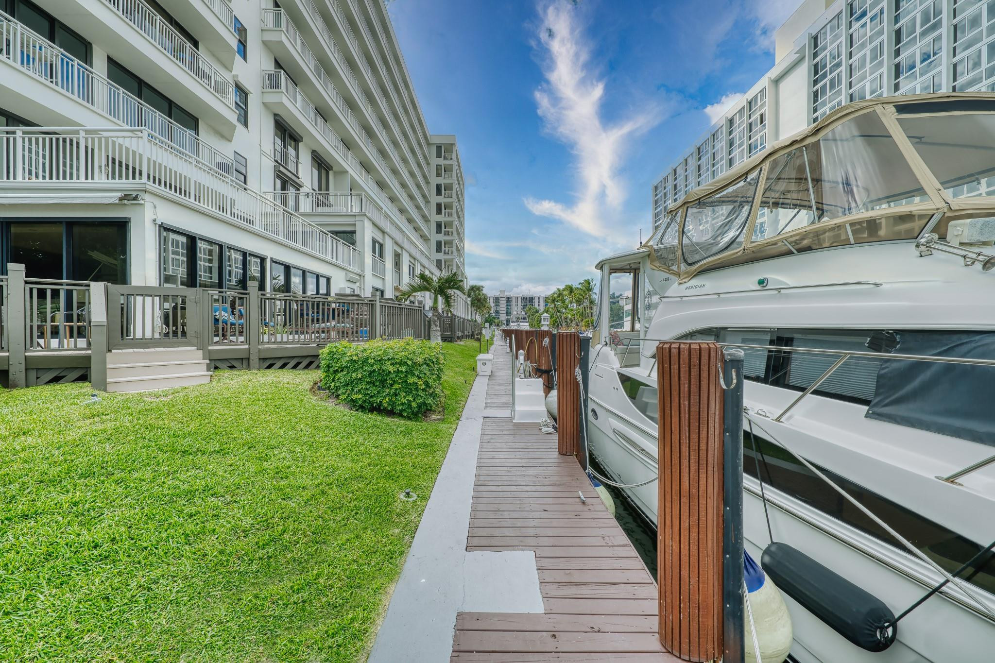 3100 NE 48th Street 412