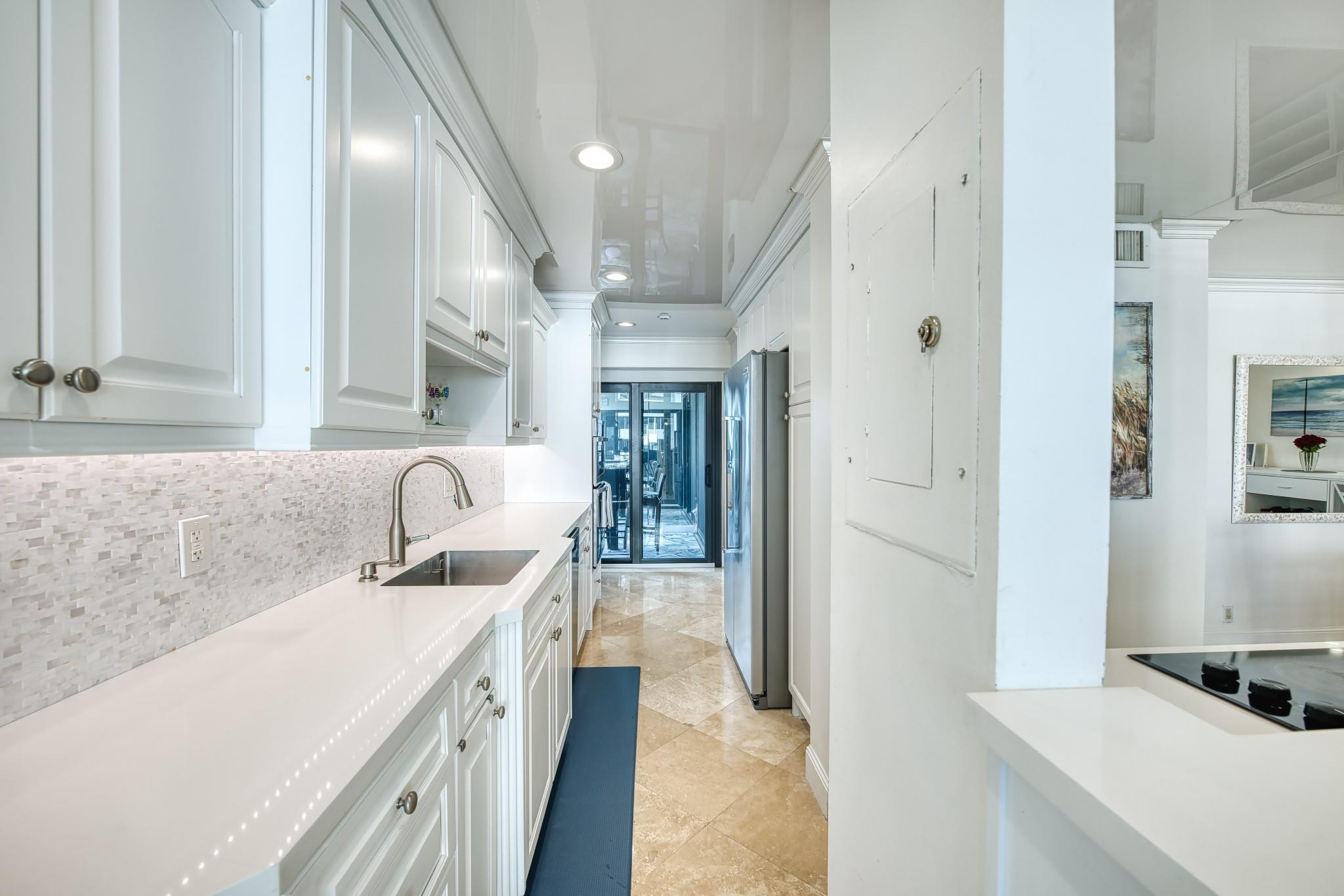 3100 NE 48th Street 412