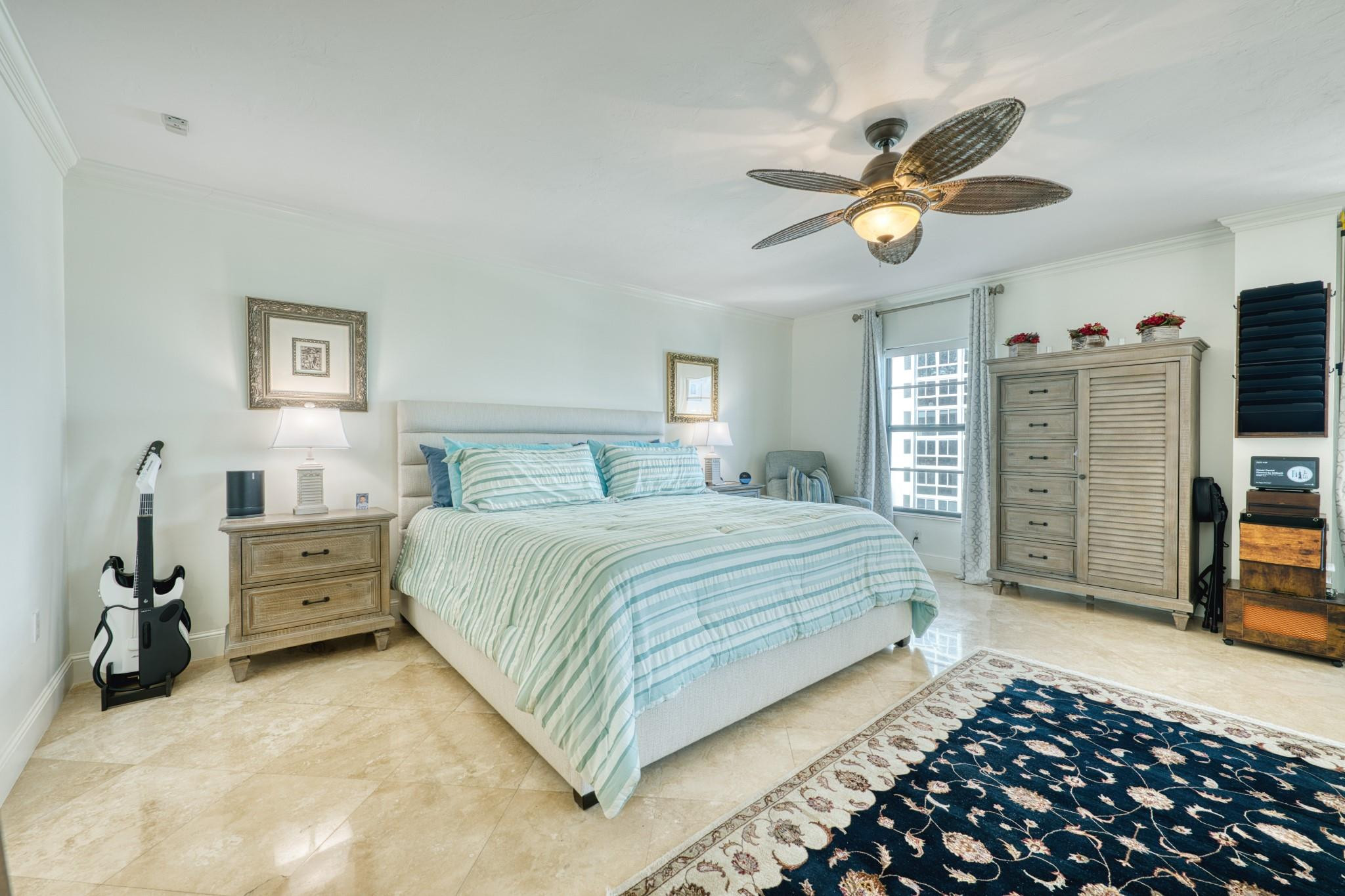 3100 NE 48th Street 412