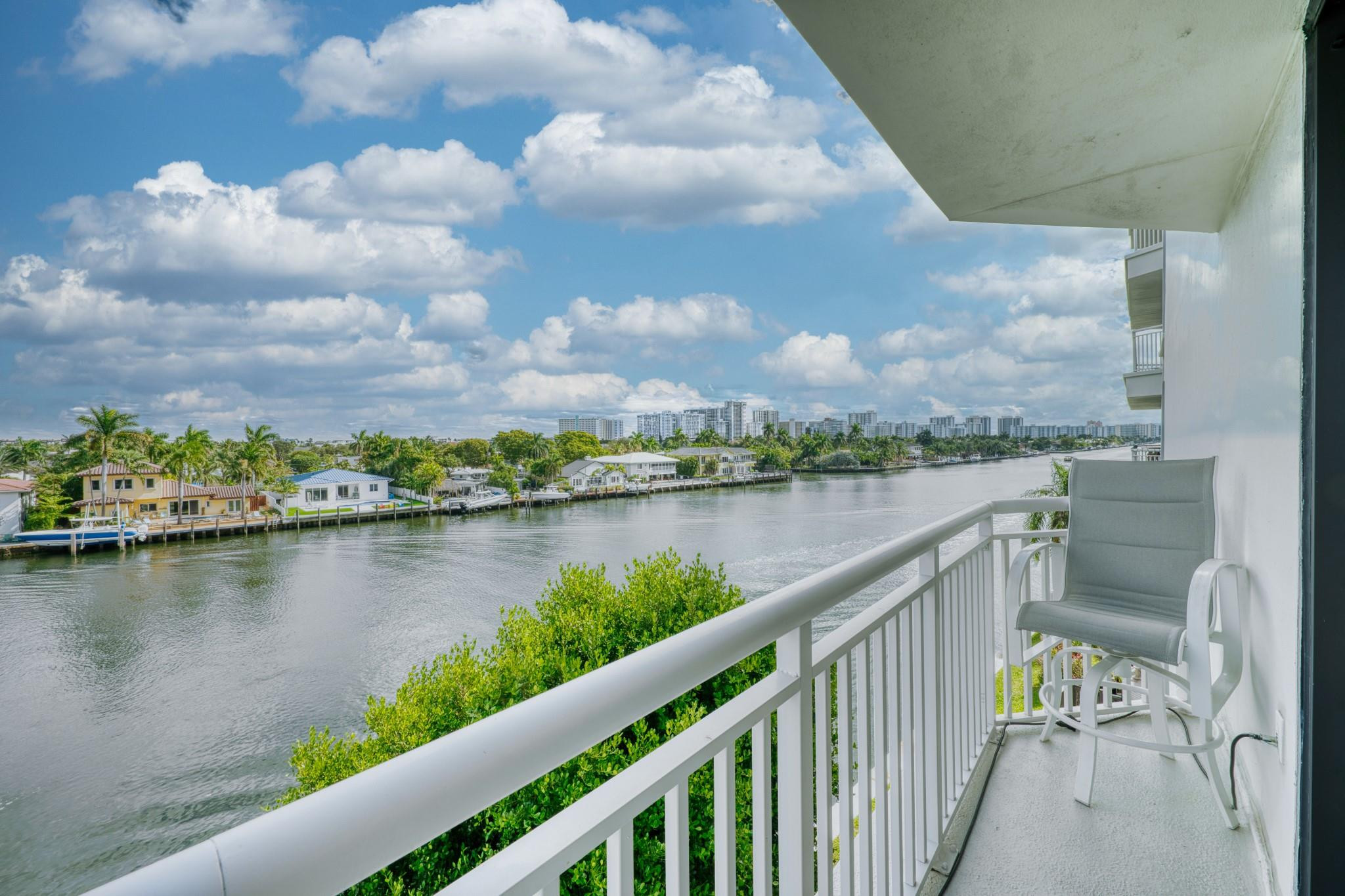 3100 NE 48th Street 412