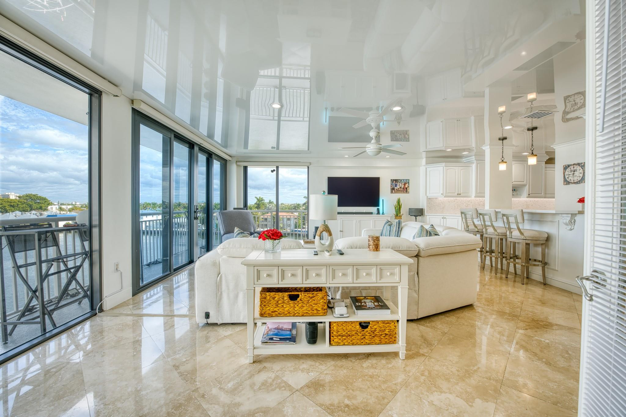 3100 NE 48th Street 412