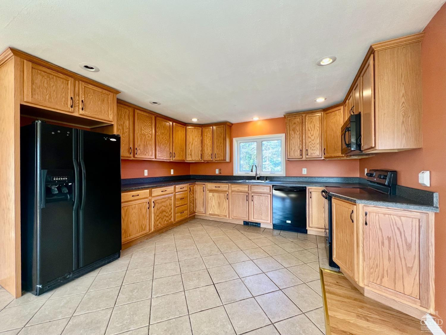 172 Fish Road
