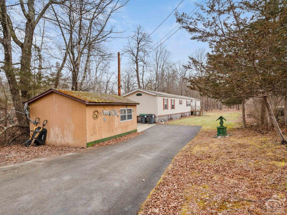 733 Potic Mountain Rd