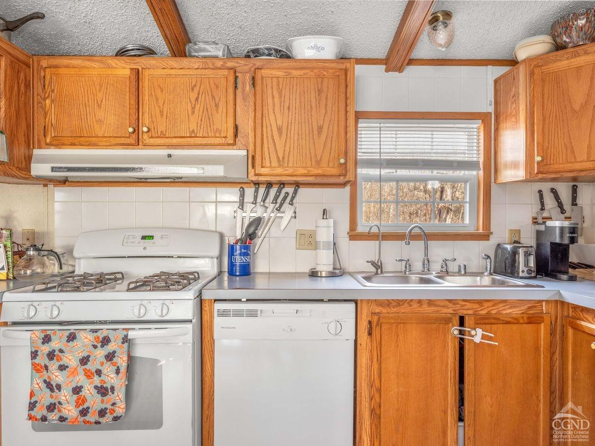 733 Potic Mountain Rd