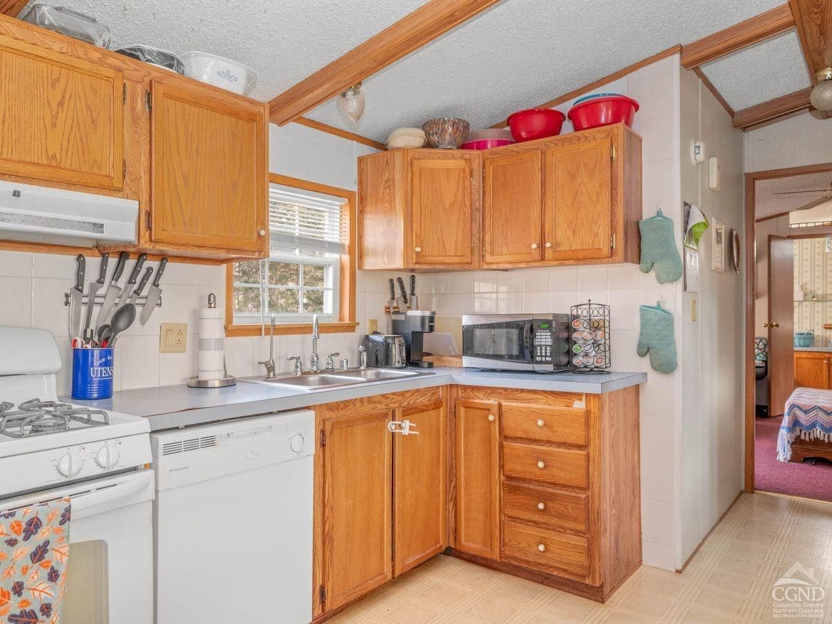 733 Potic Mountain Rd