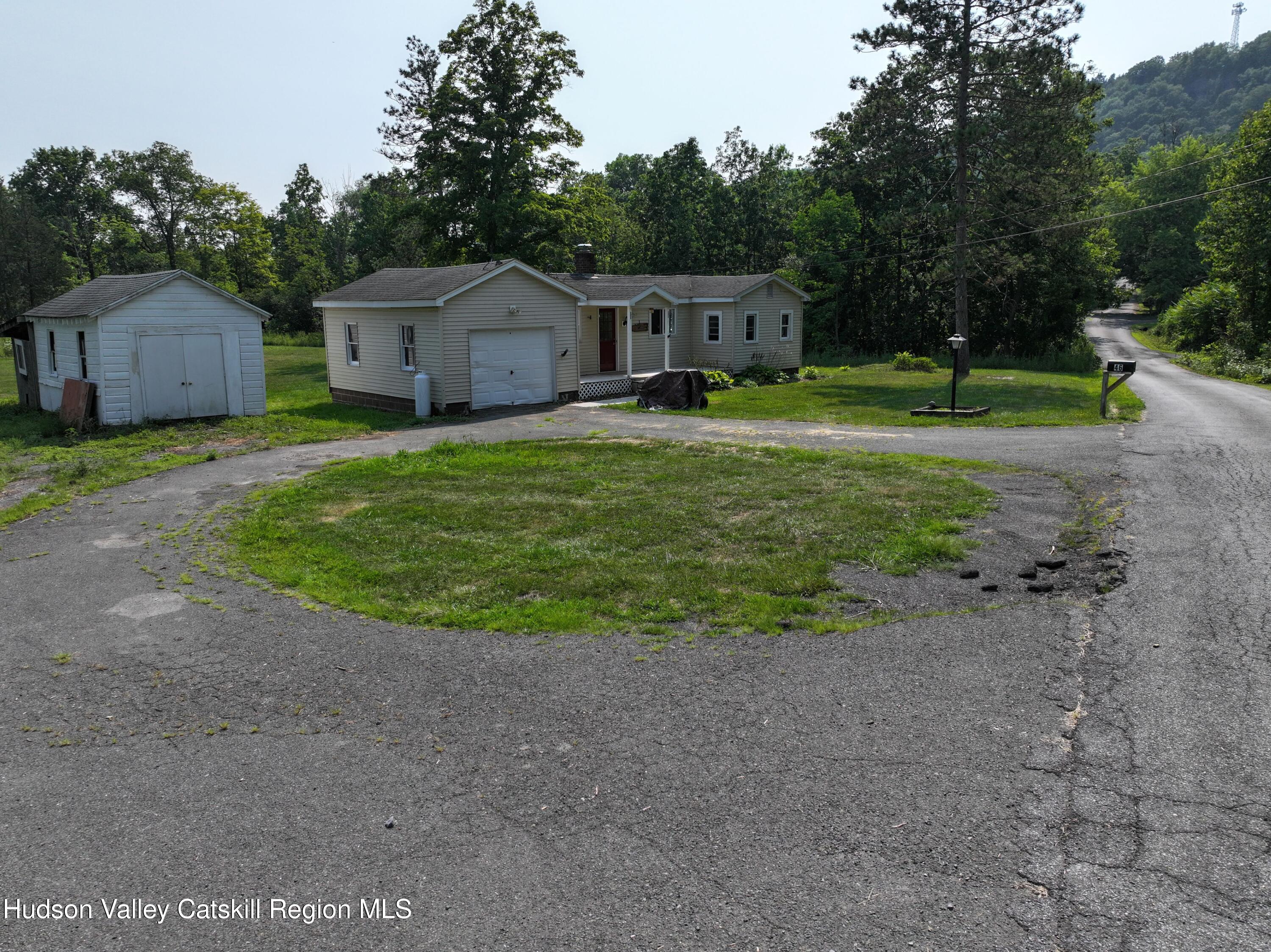 46 Kreitmeier Road, New Baltimore