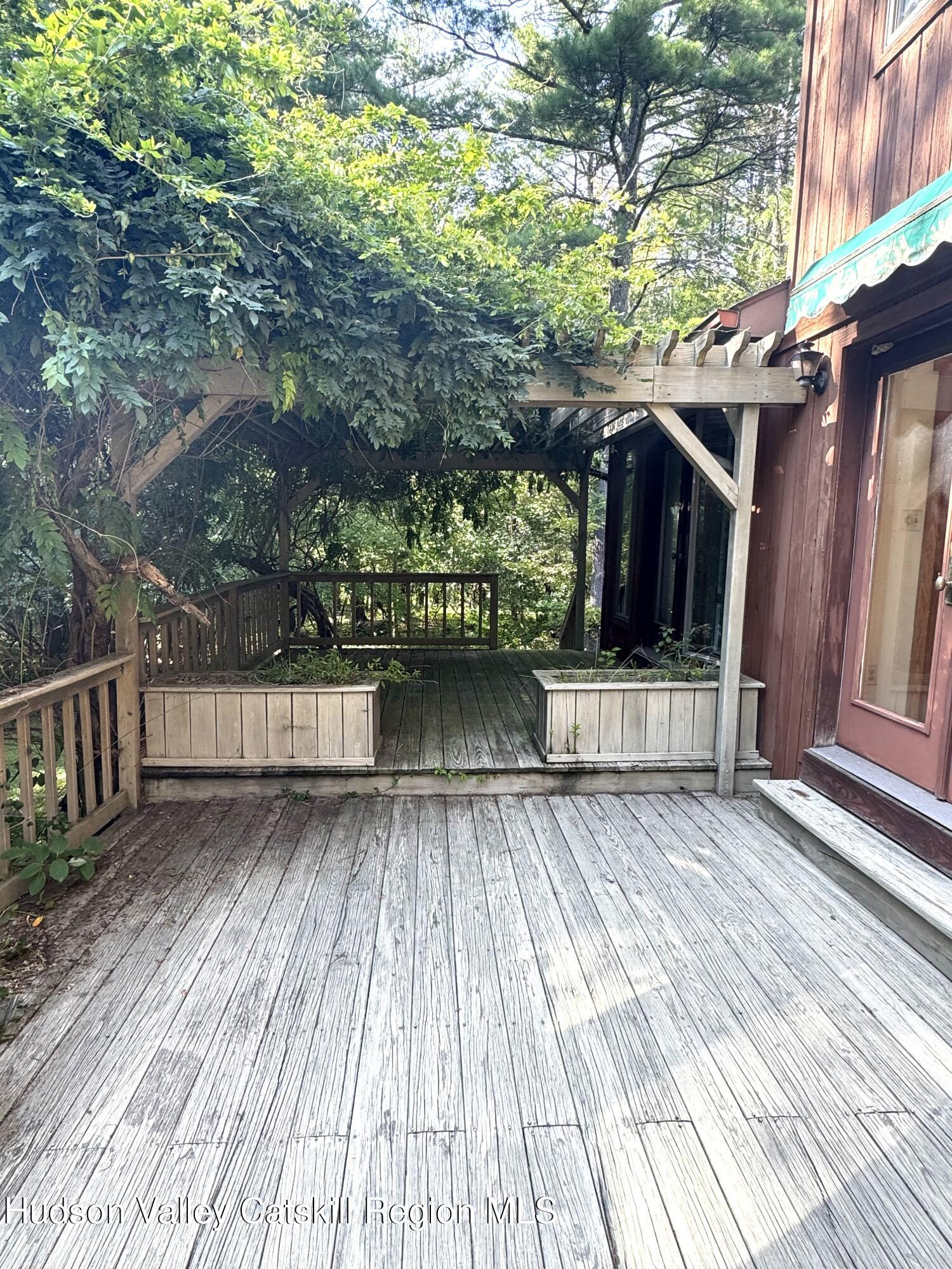 211 Meadow Brook Lane