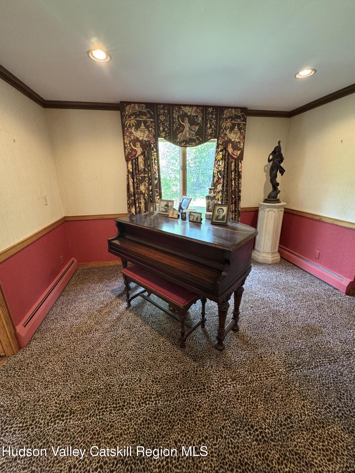 211 Meadow Brook Lane