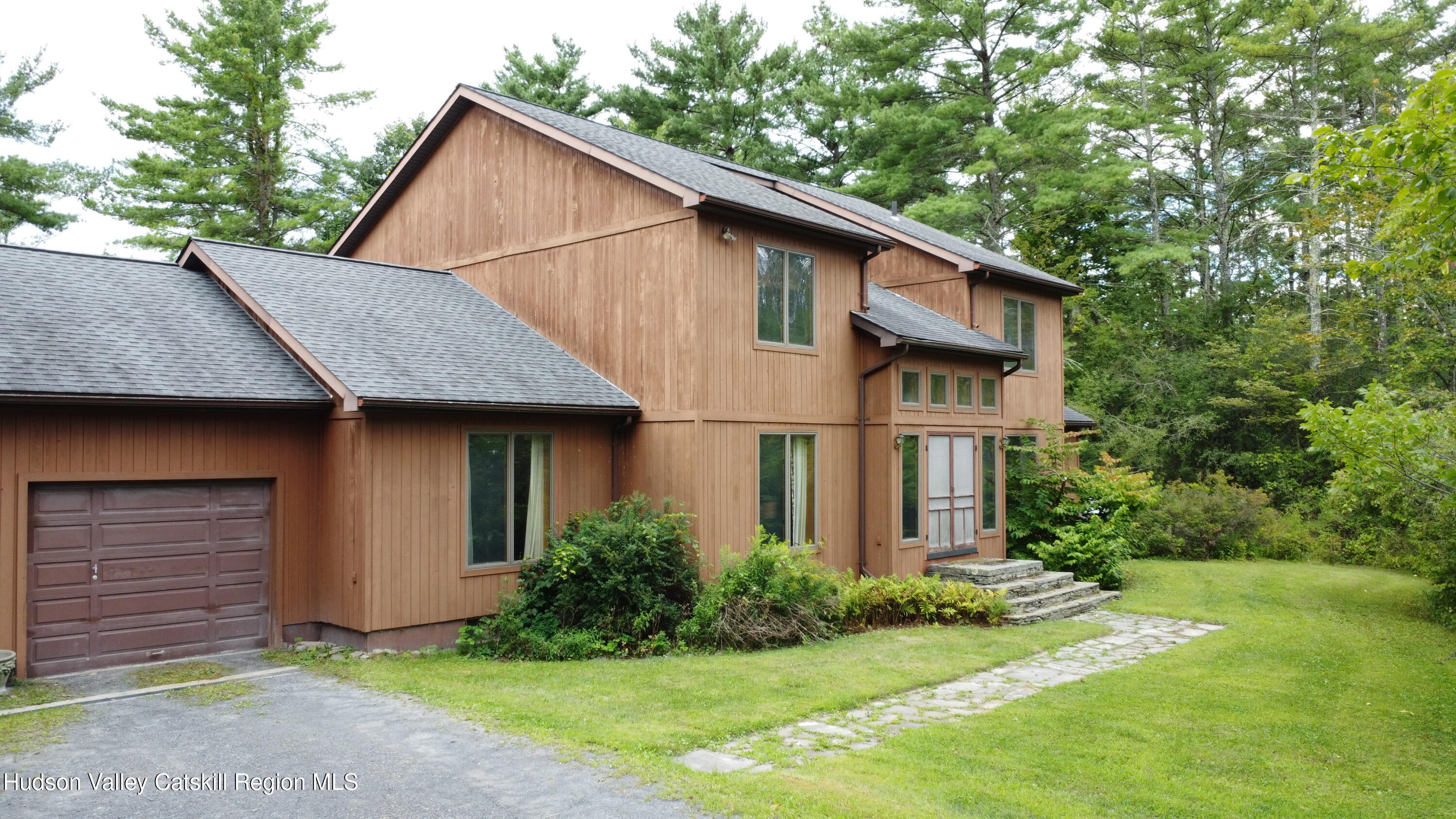 211 Meadow Brook Lane