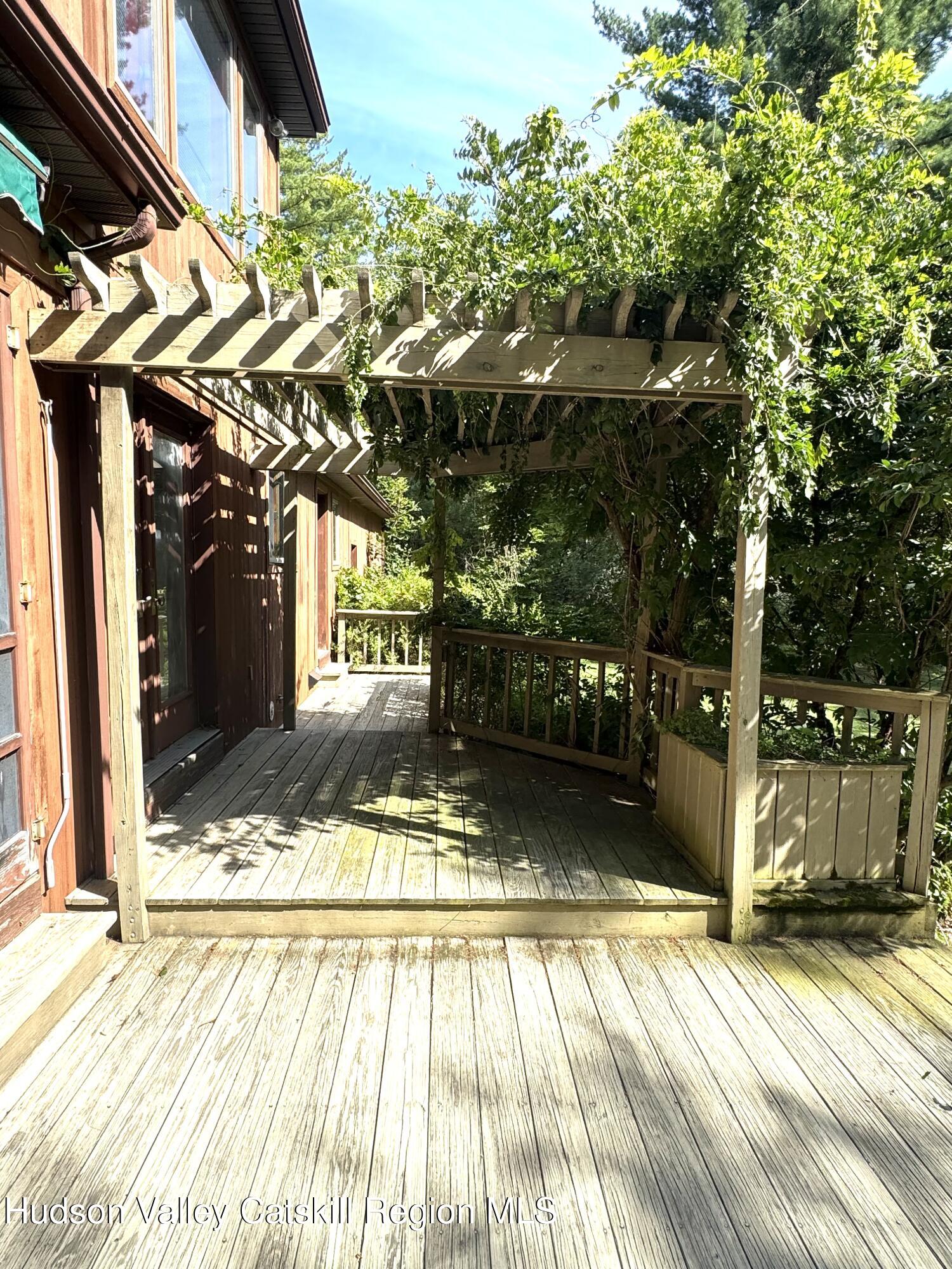 211 Meadow Brook Lane
