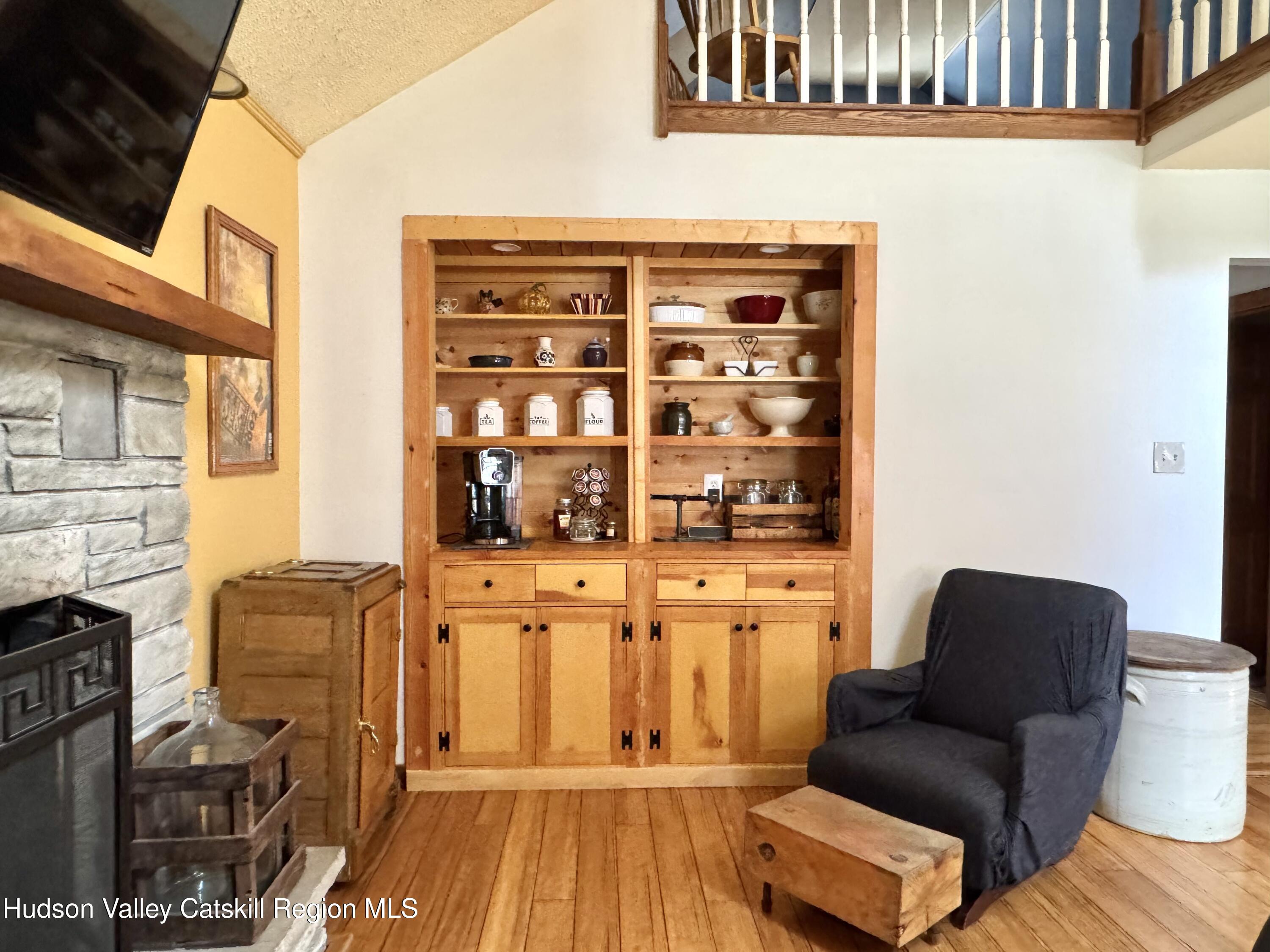 284 Alcove Road