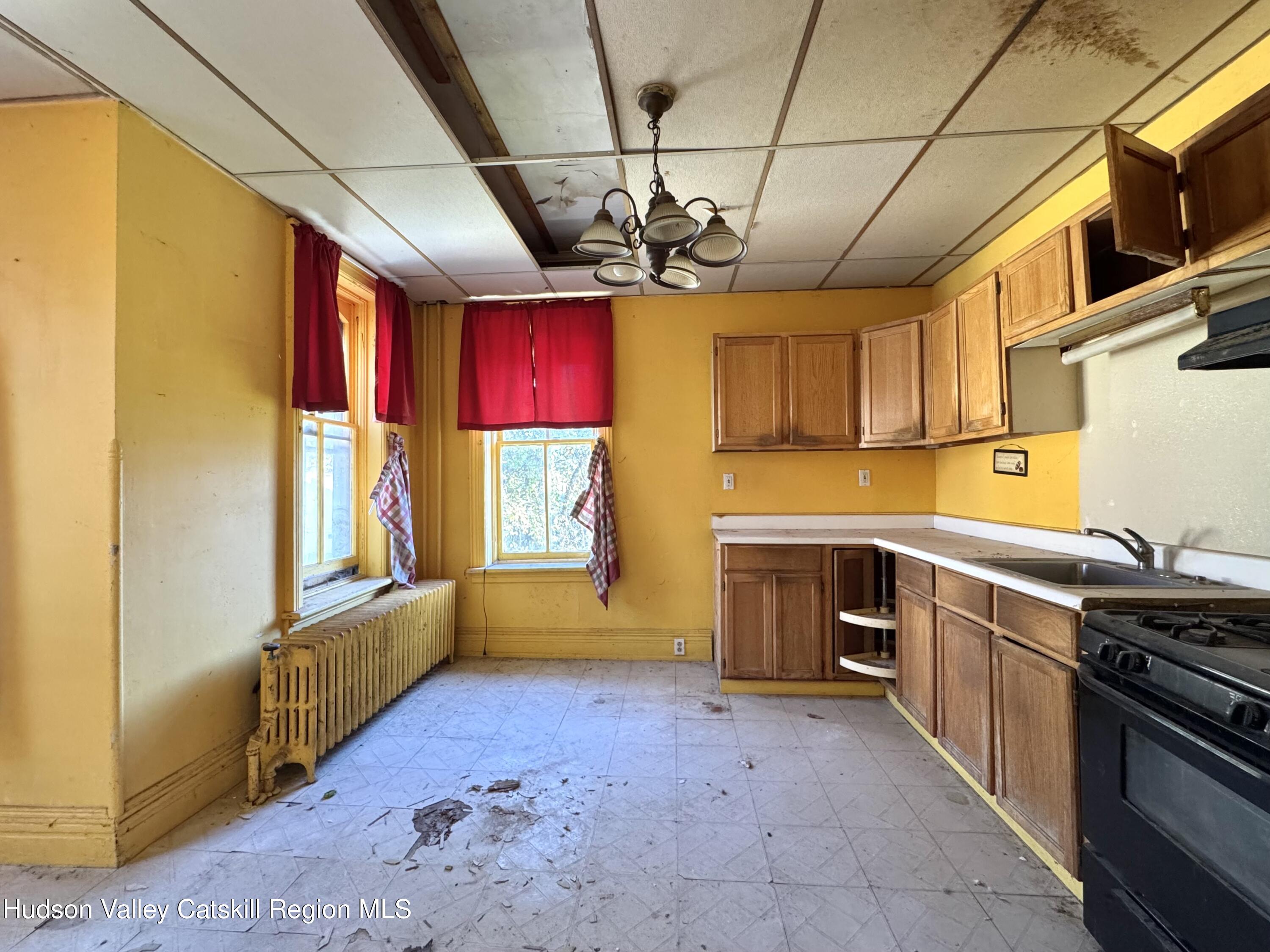 8 Howell Street, Catskill