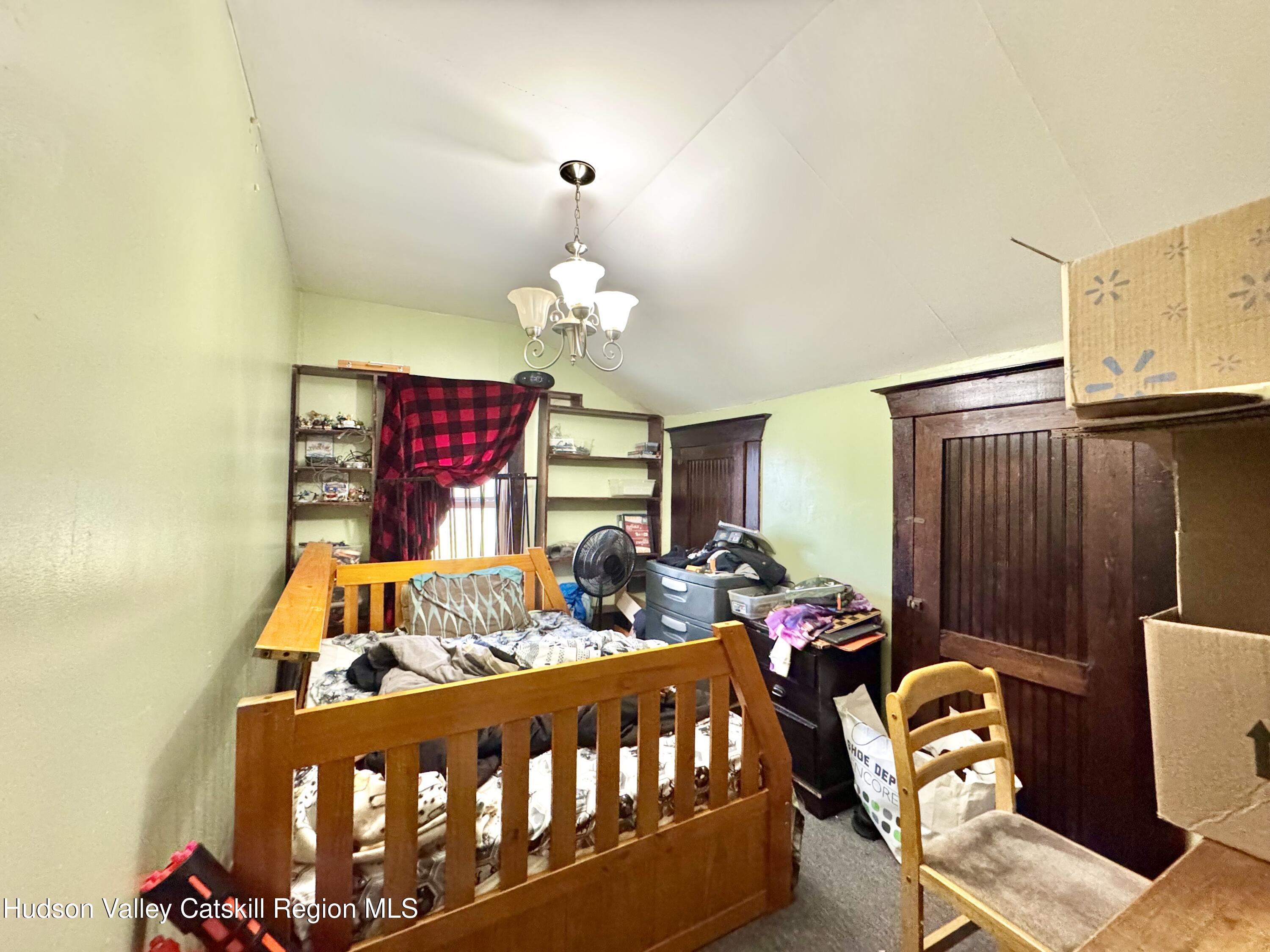 8 Forest Hills Avenue