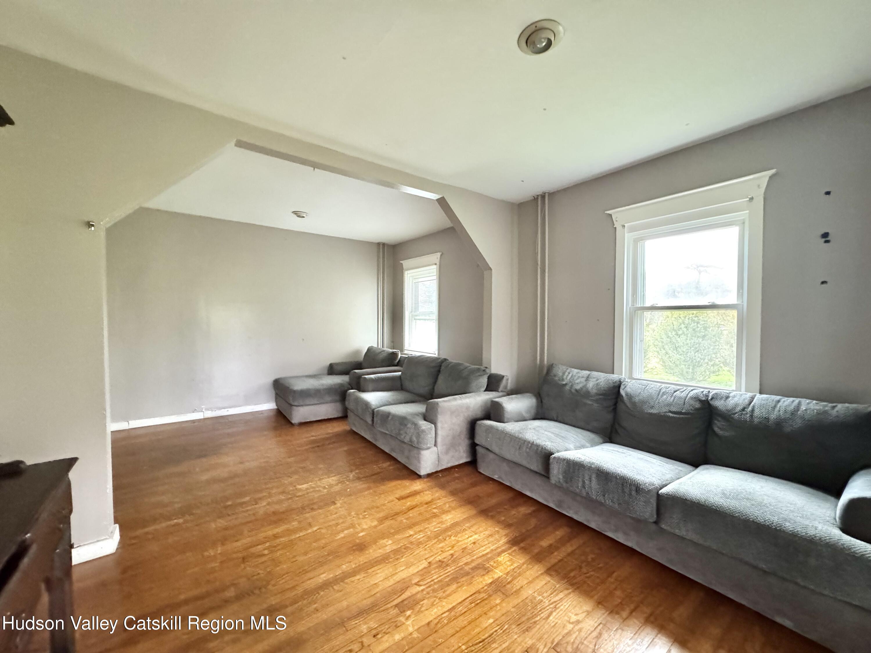 8 Forest Hills Avenue