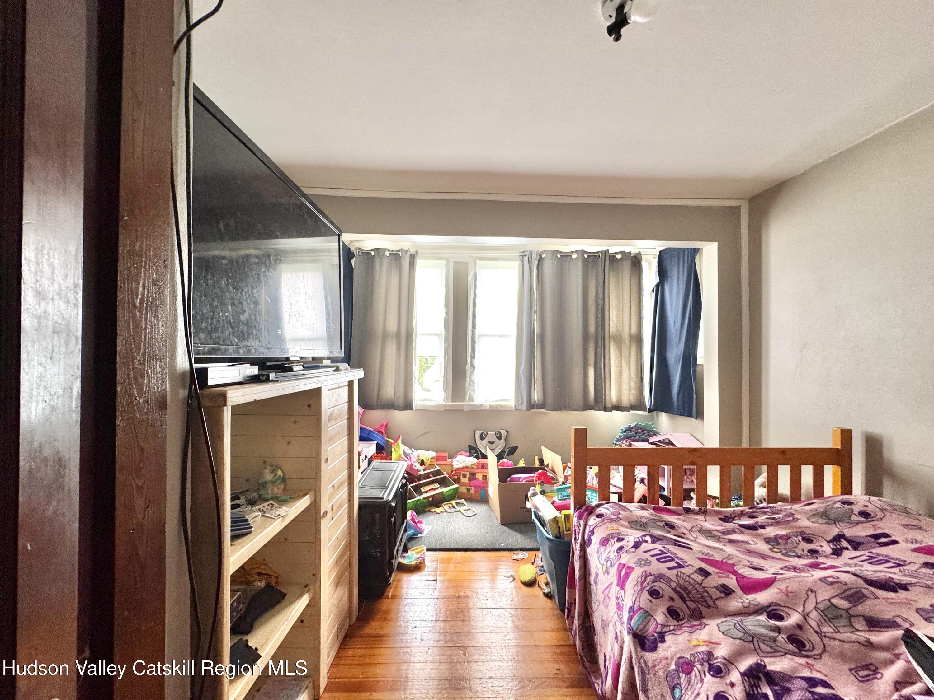 8 Forest Hills Avenue