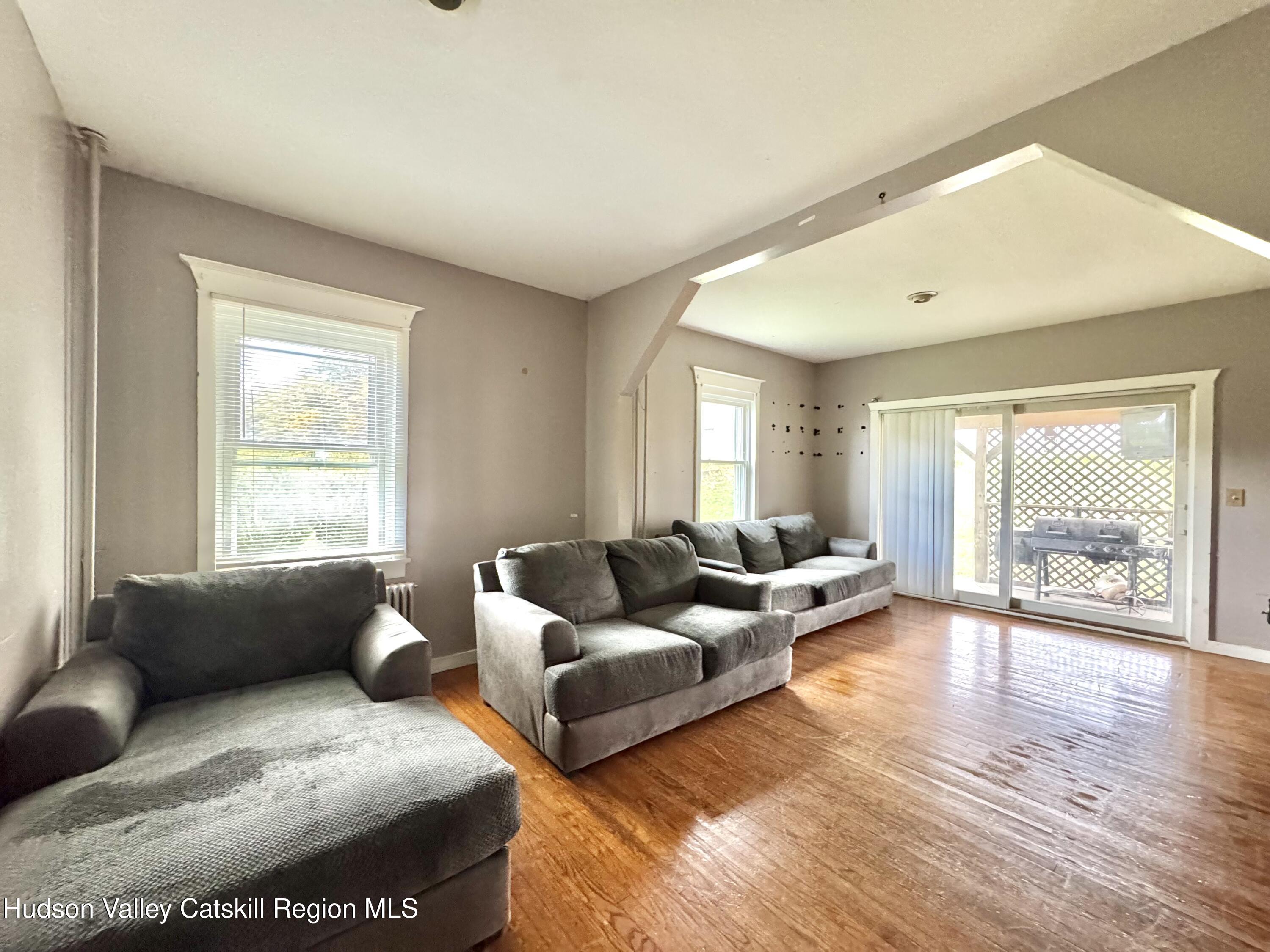 8 Forest Hills Avenue