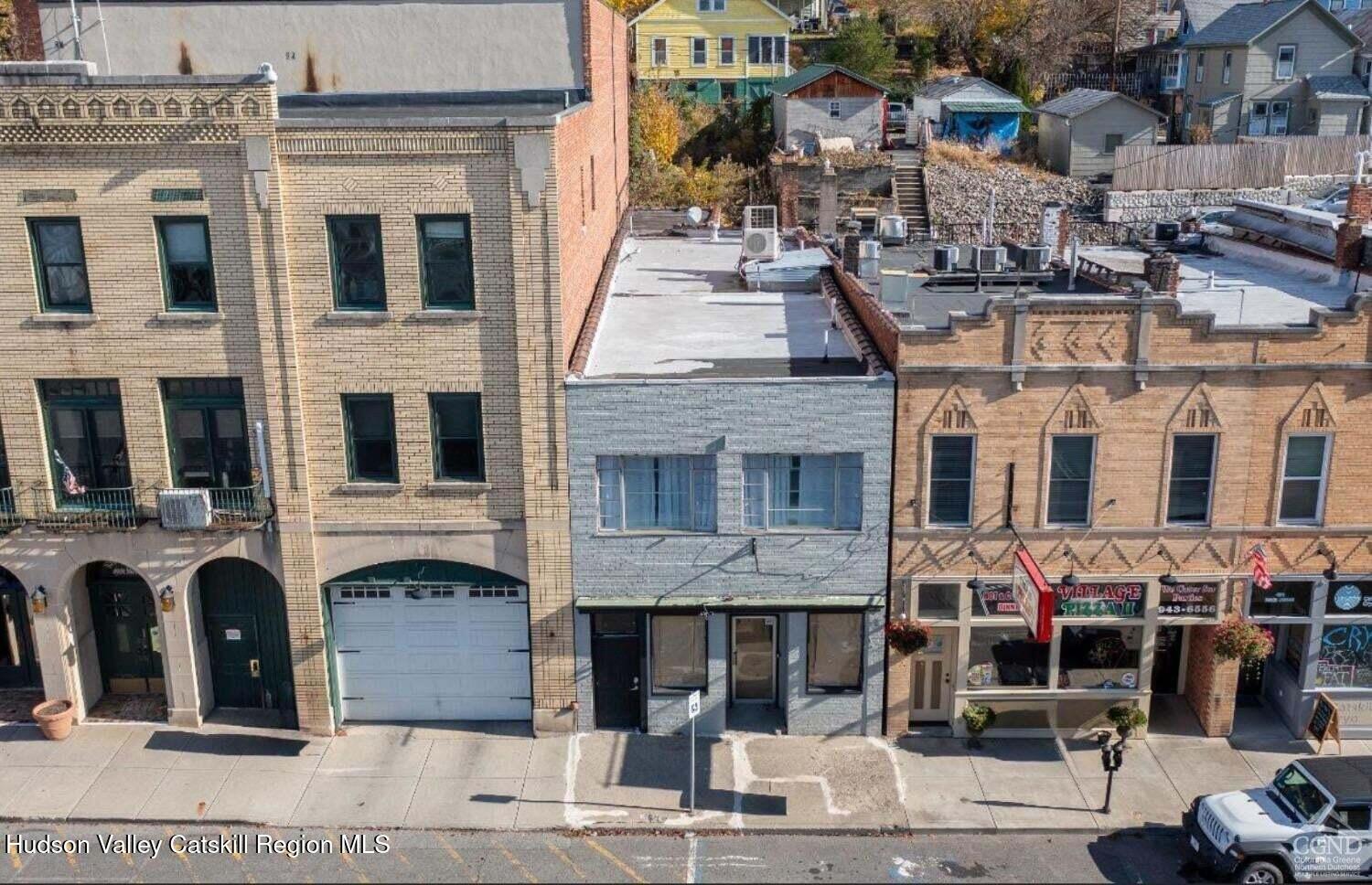 418 Main Street