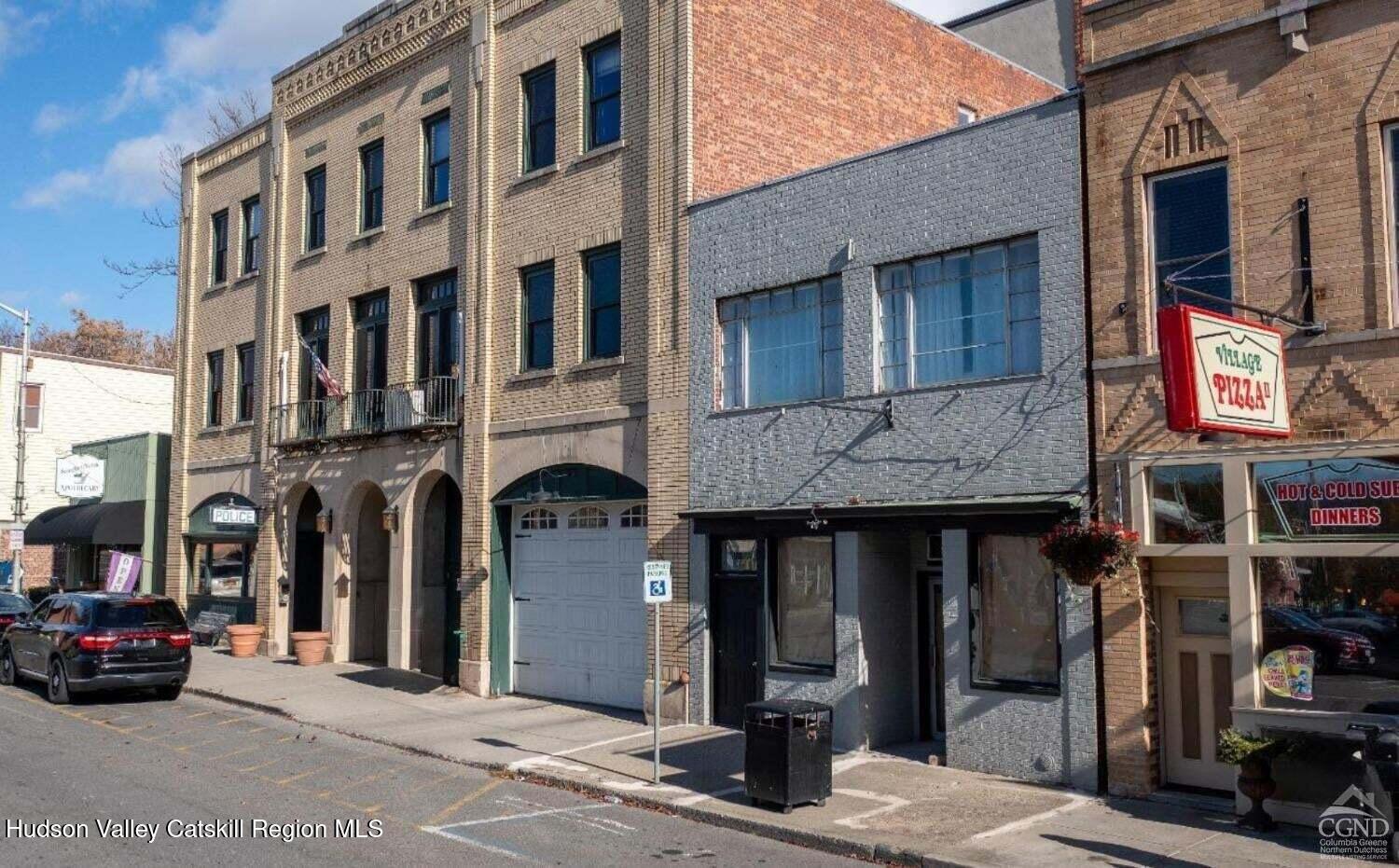 418 Main Street