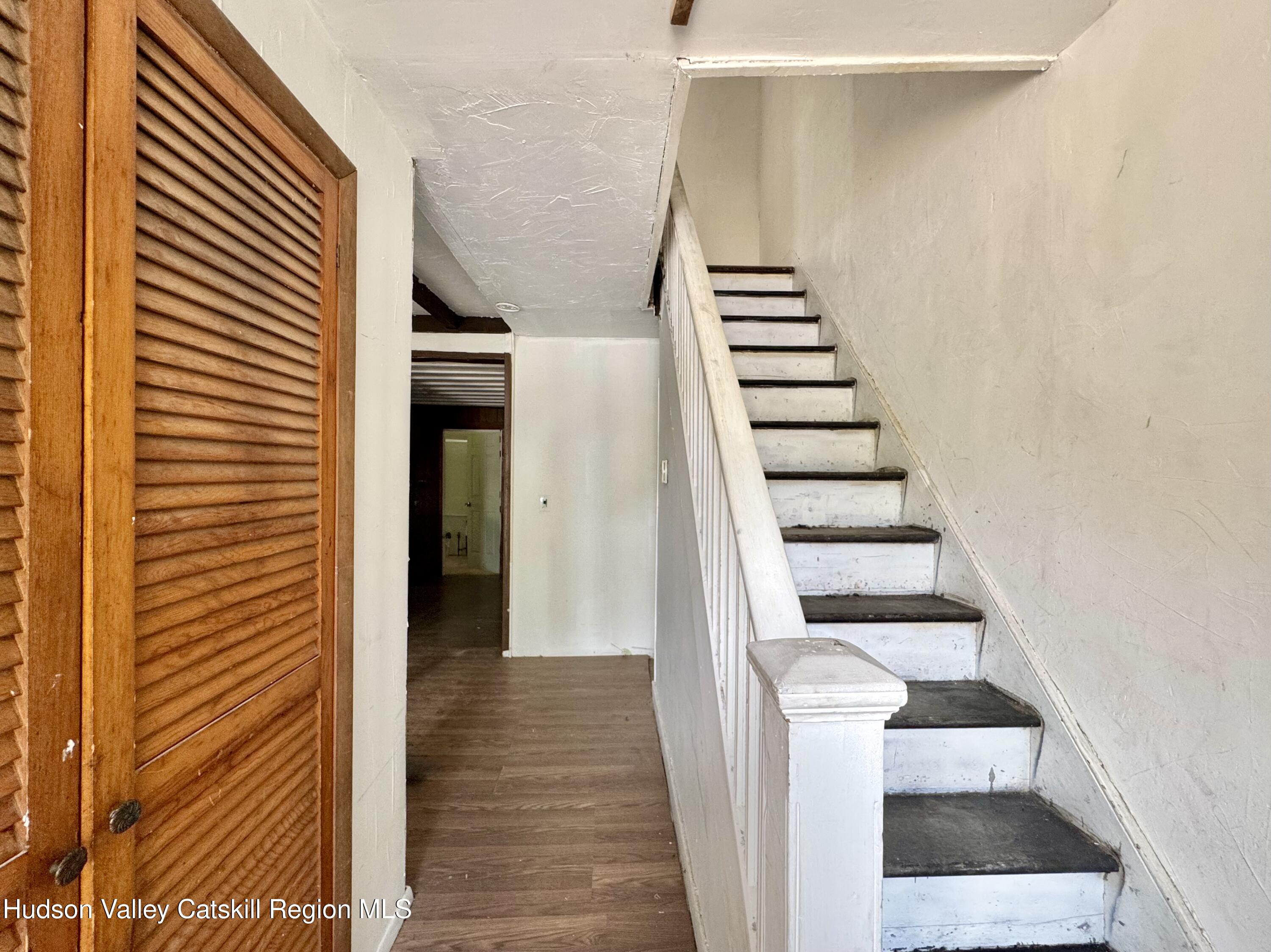 11 N Montgomery