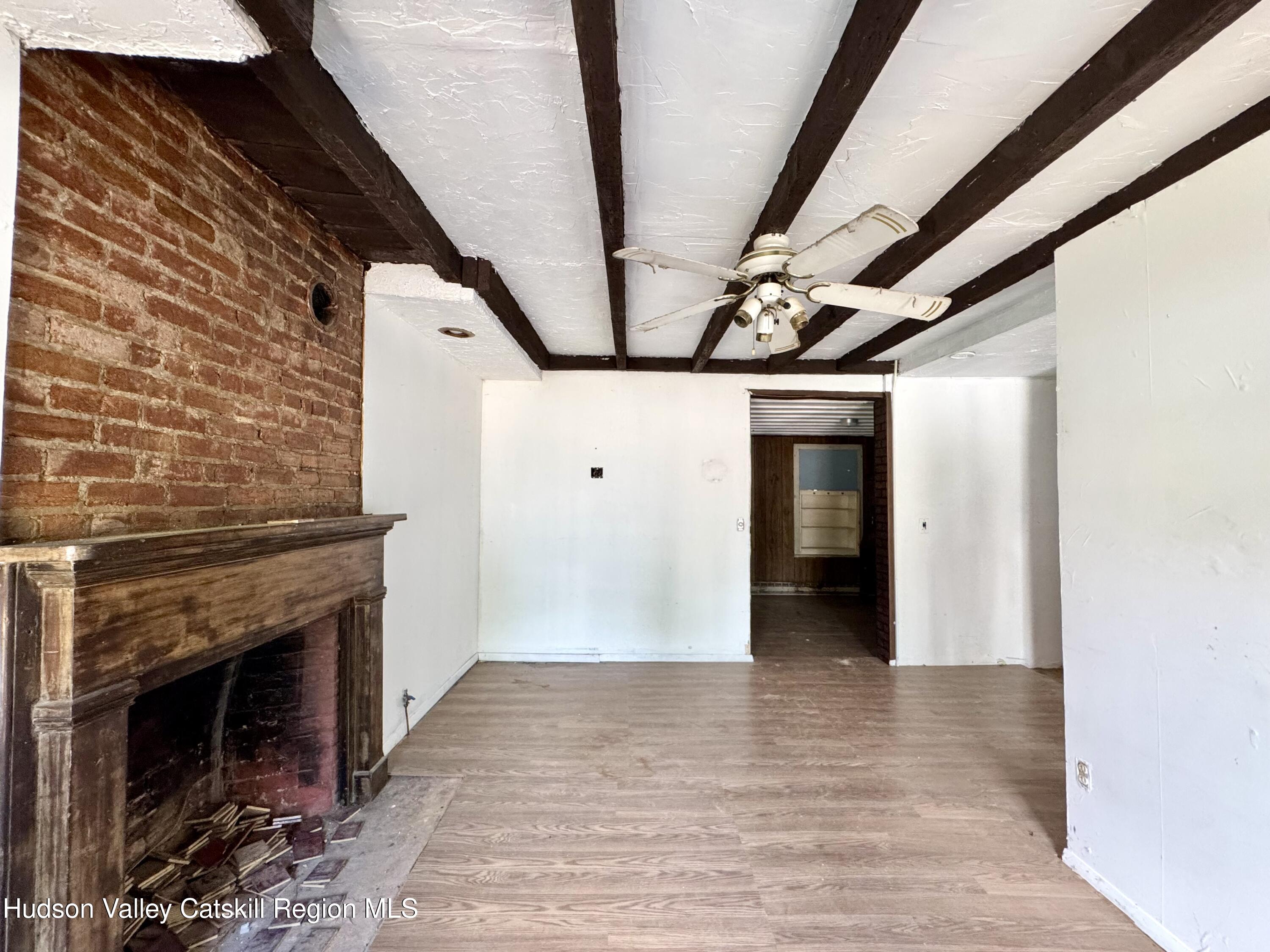 11 N Montgomery