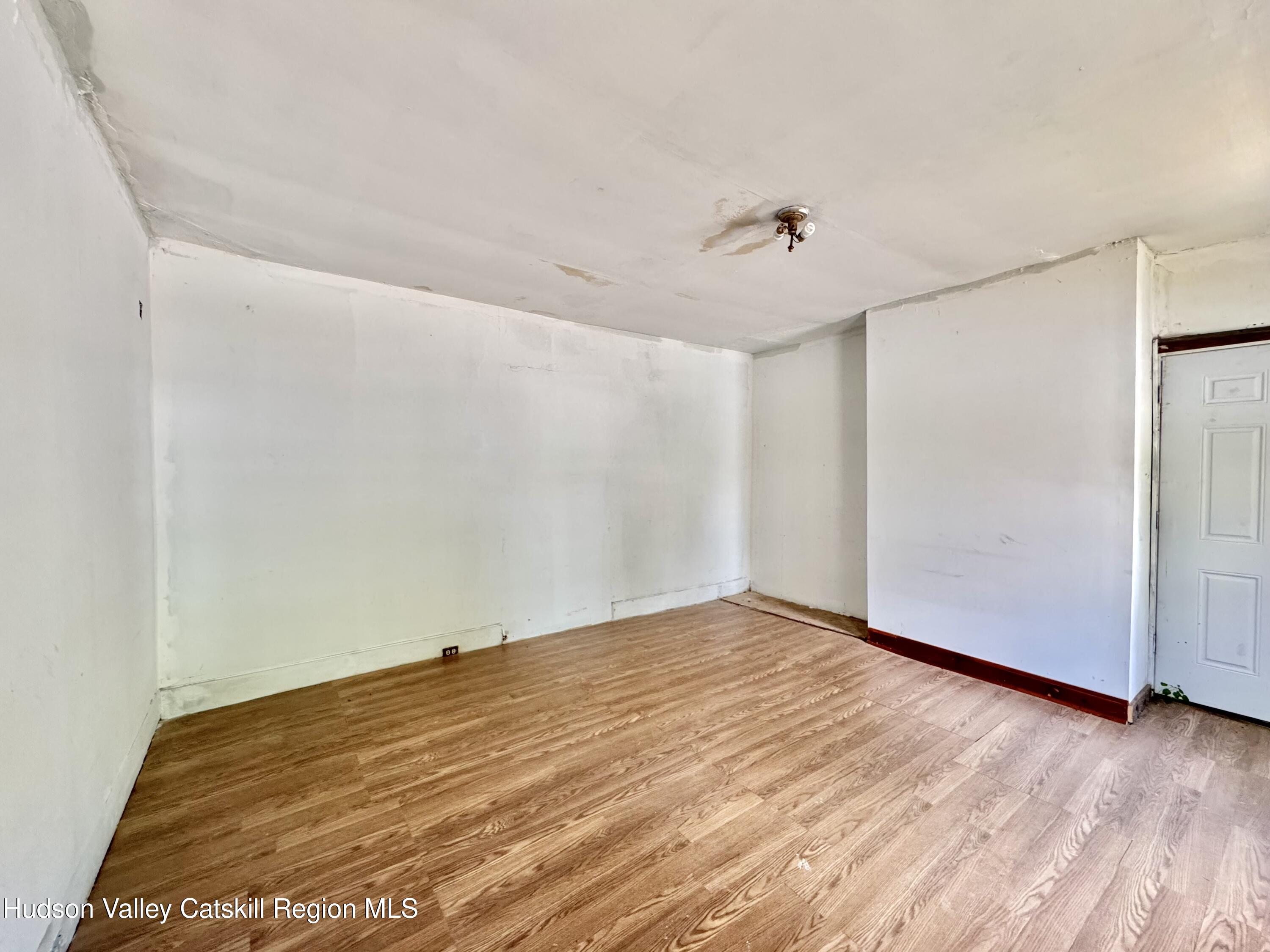 11 N Montgomery