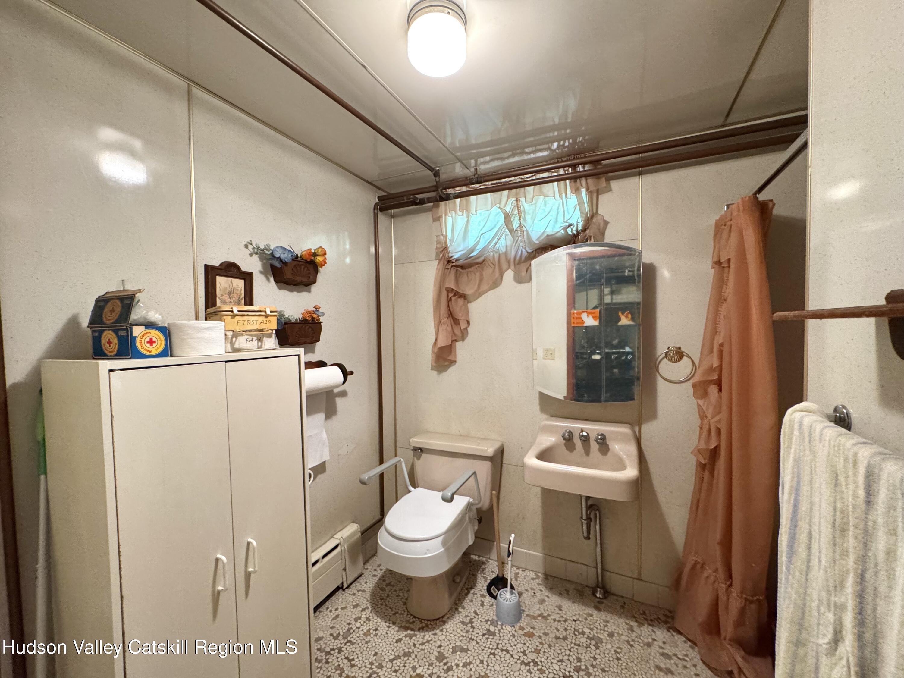 4492 New York 32