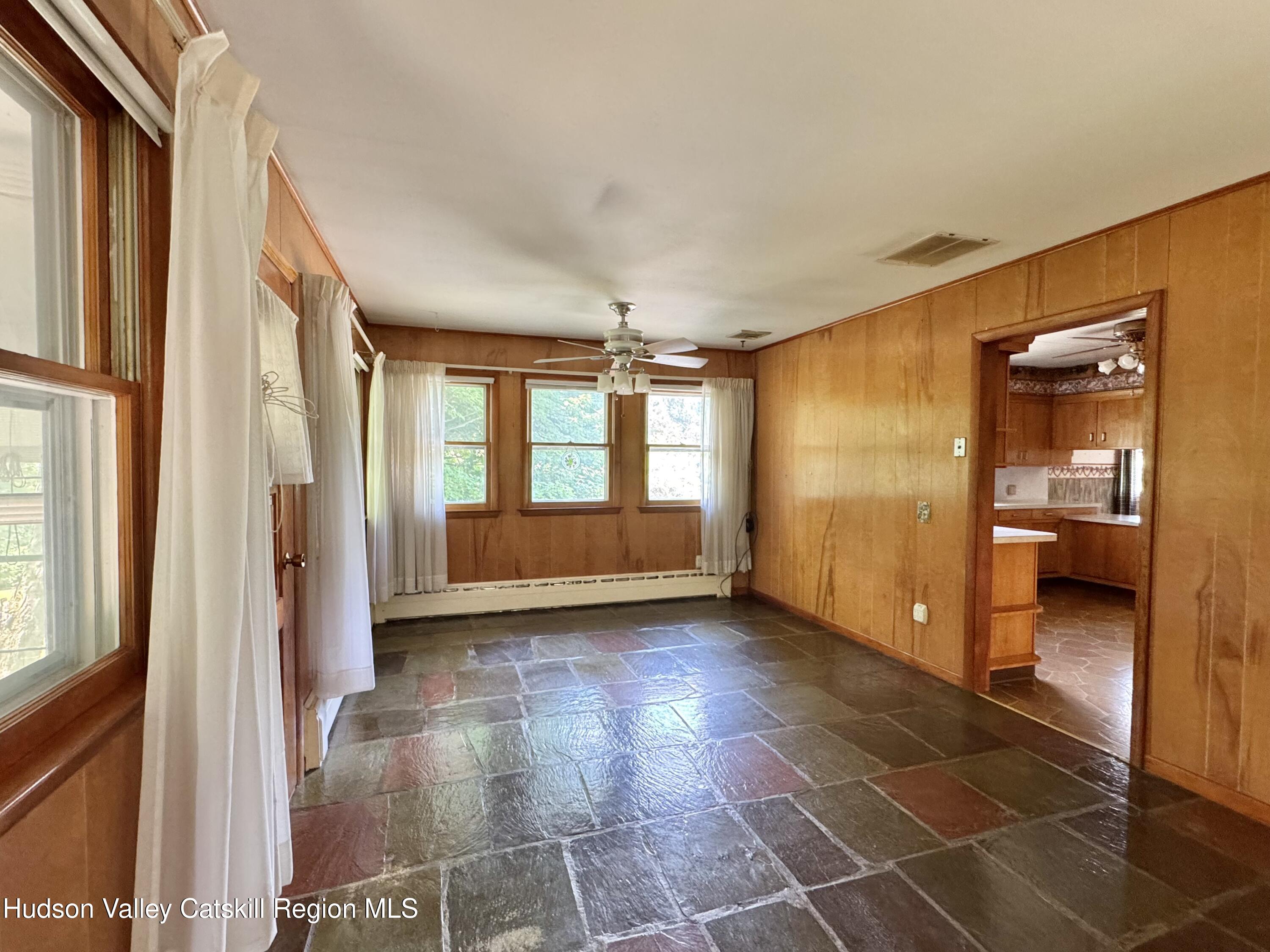 4492 New York 32