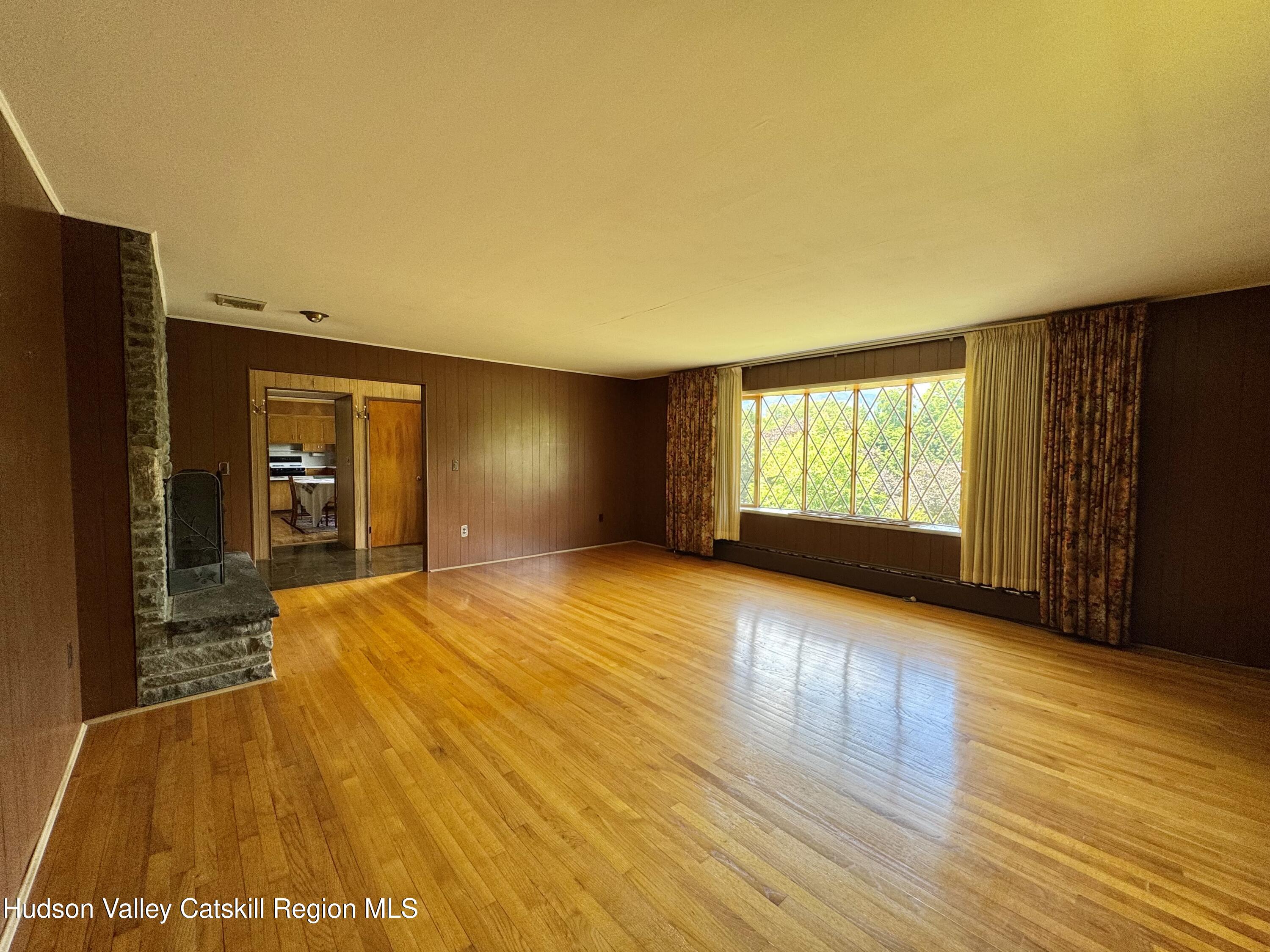 4492 New York 32