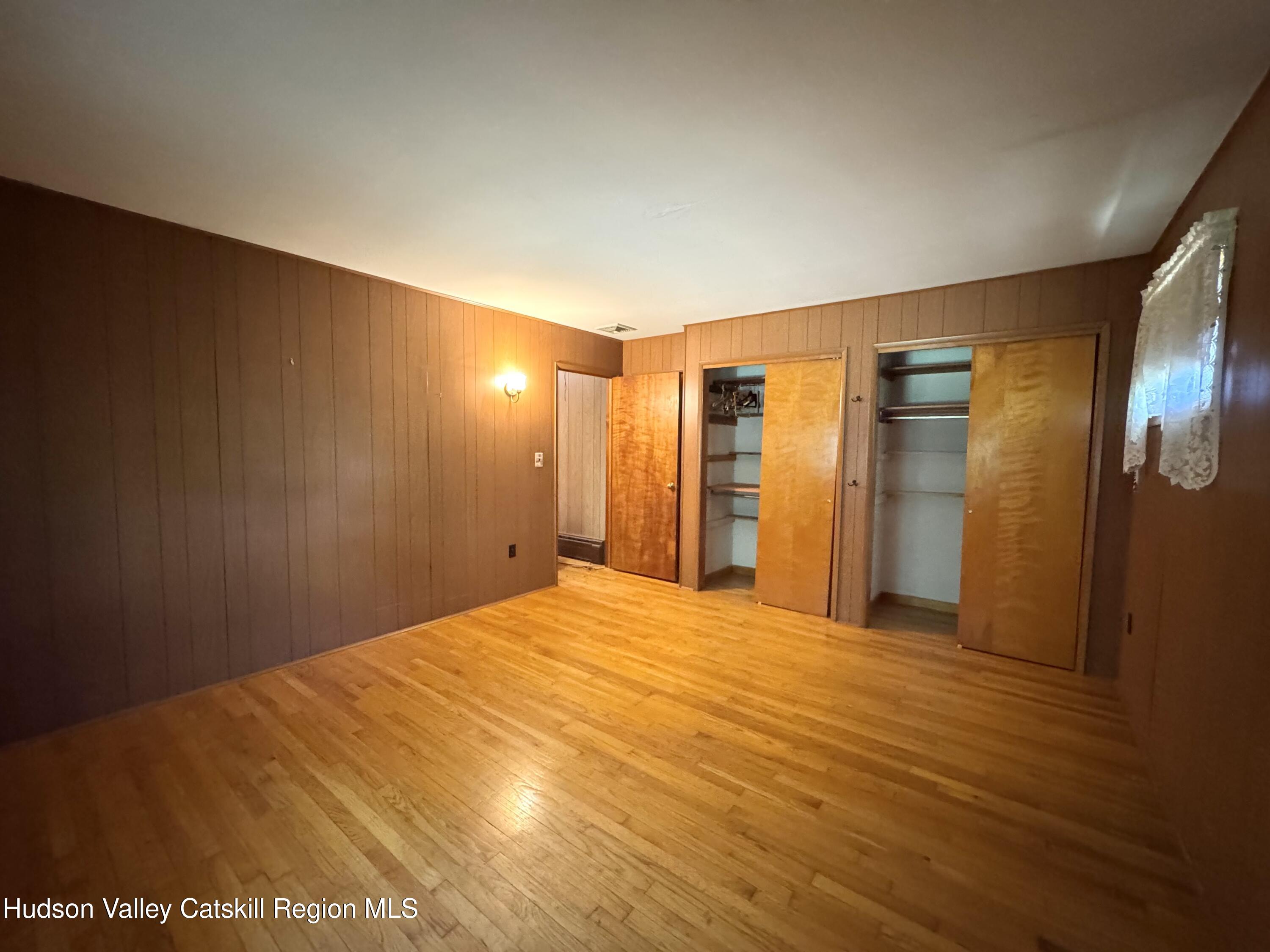 4492 New York 32
