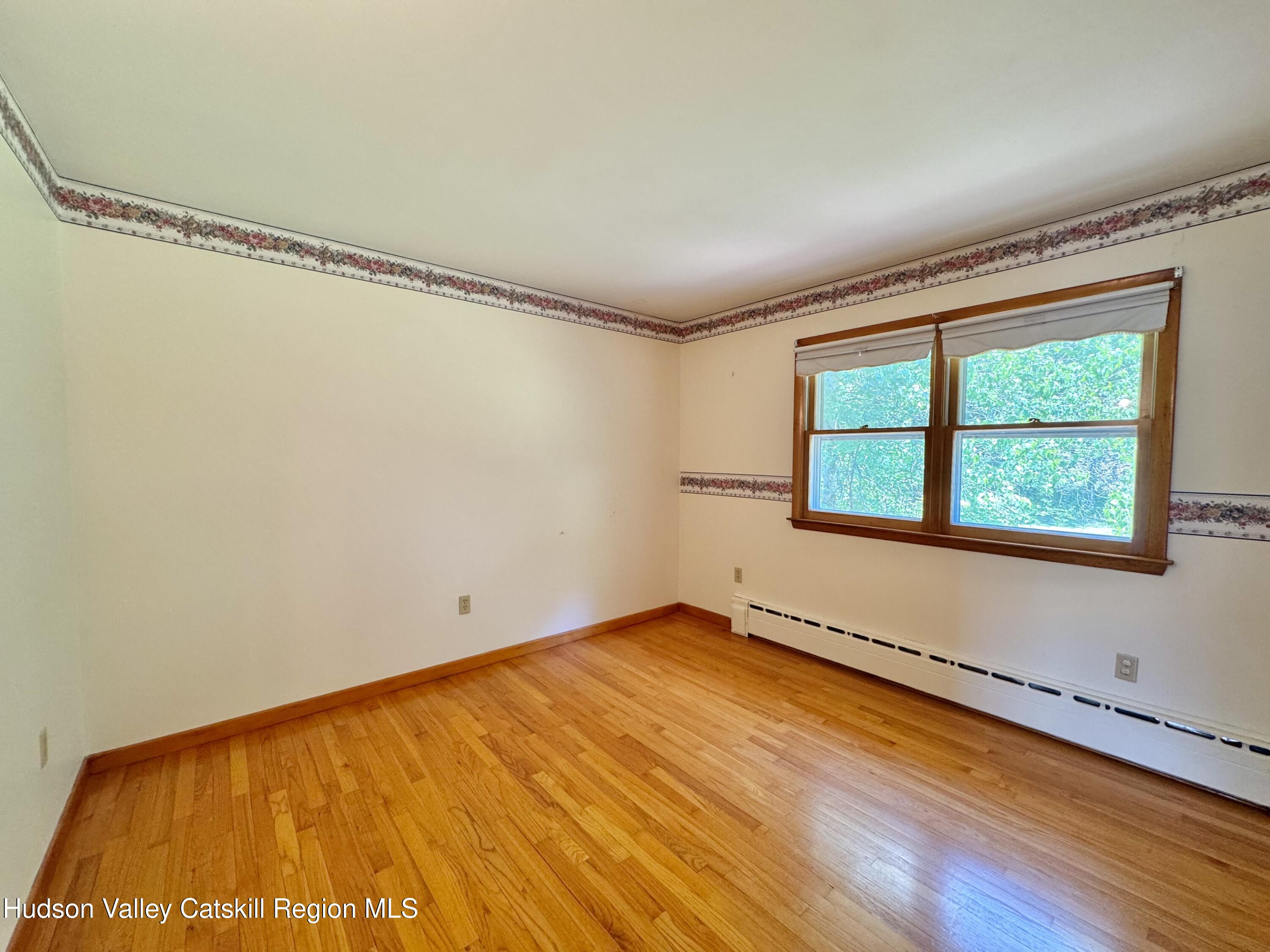 4492 New York 32