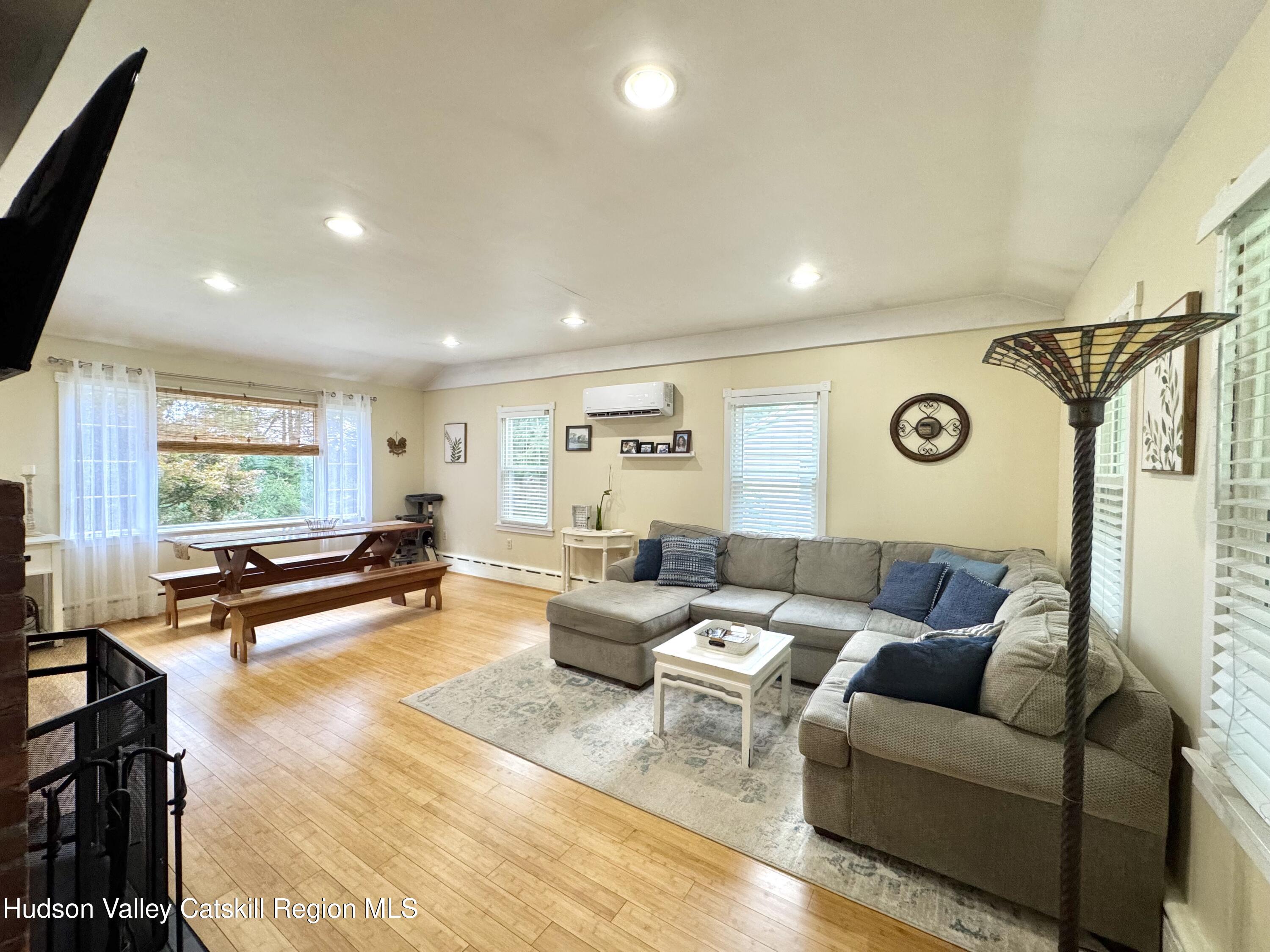 4 Locust Park