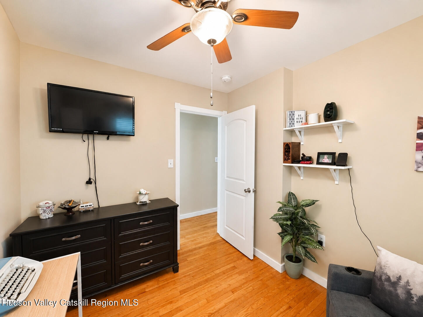4 Locust Park
