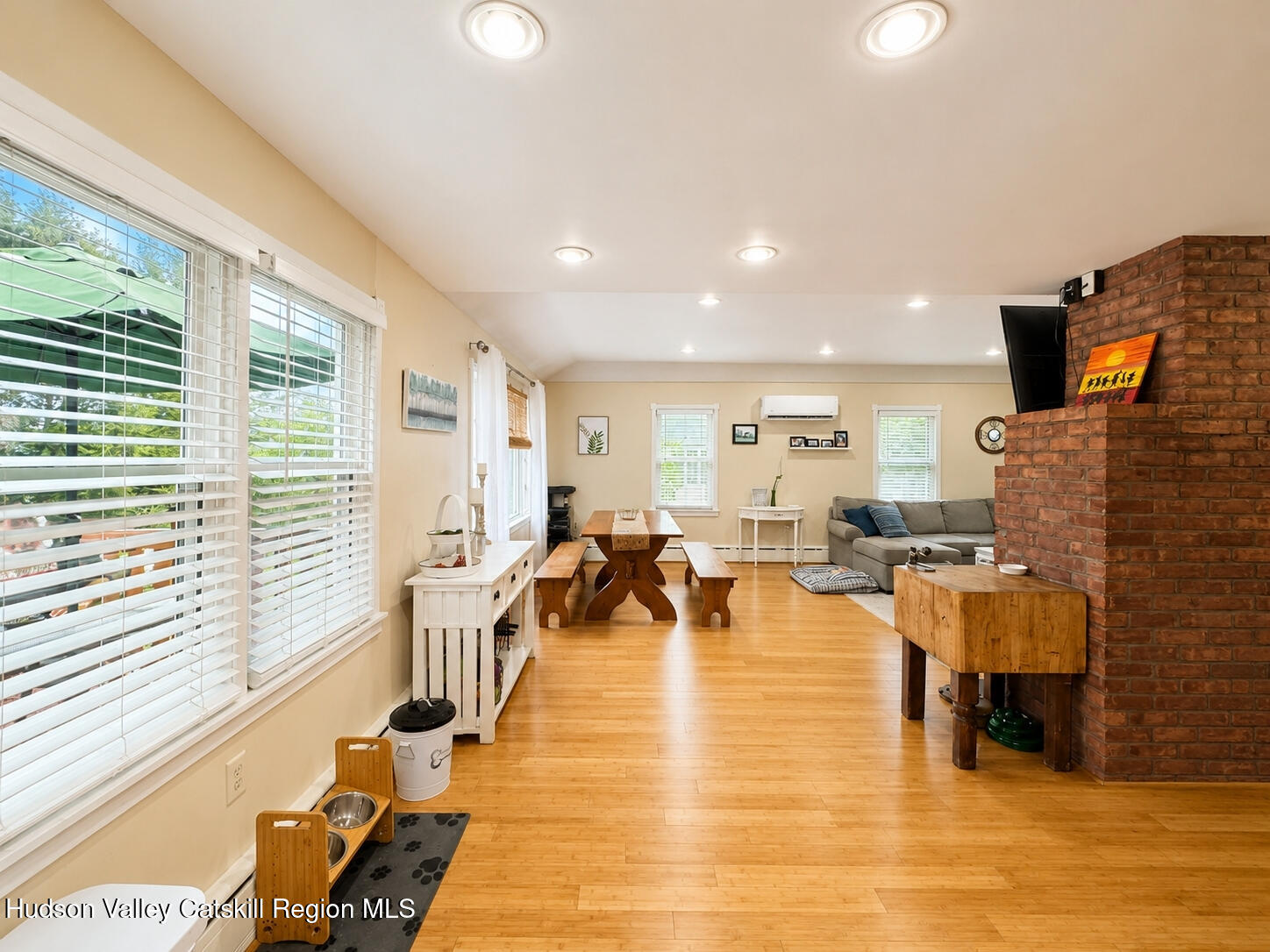 4 Locust Park