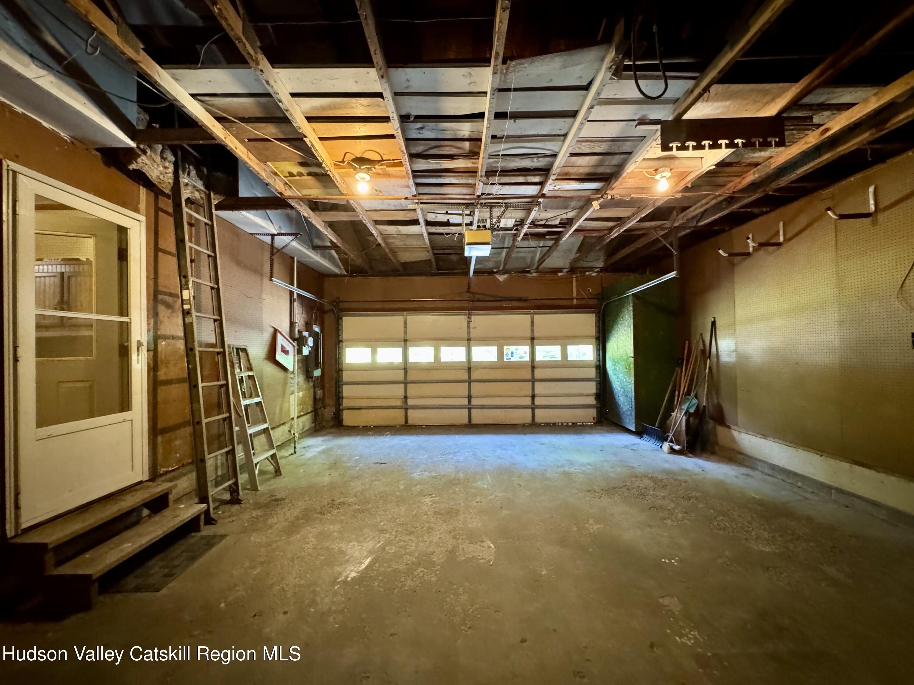 907 Edison Timmerman Road