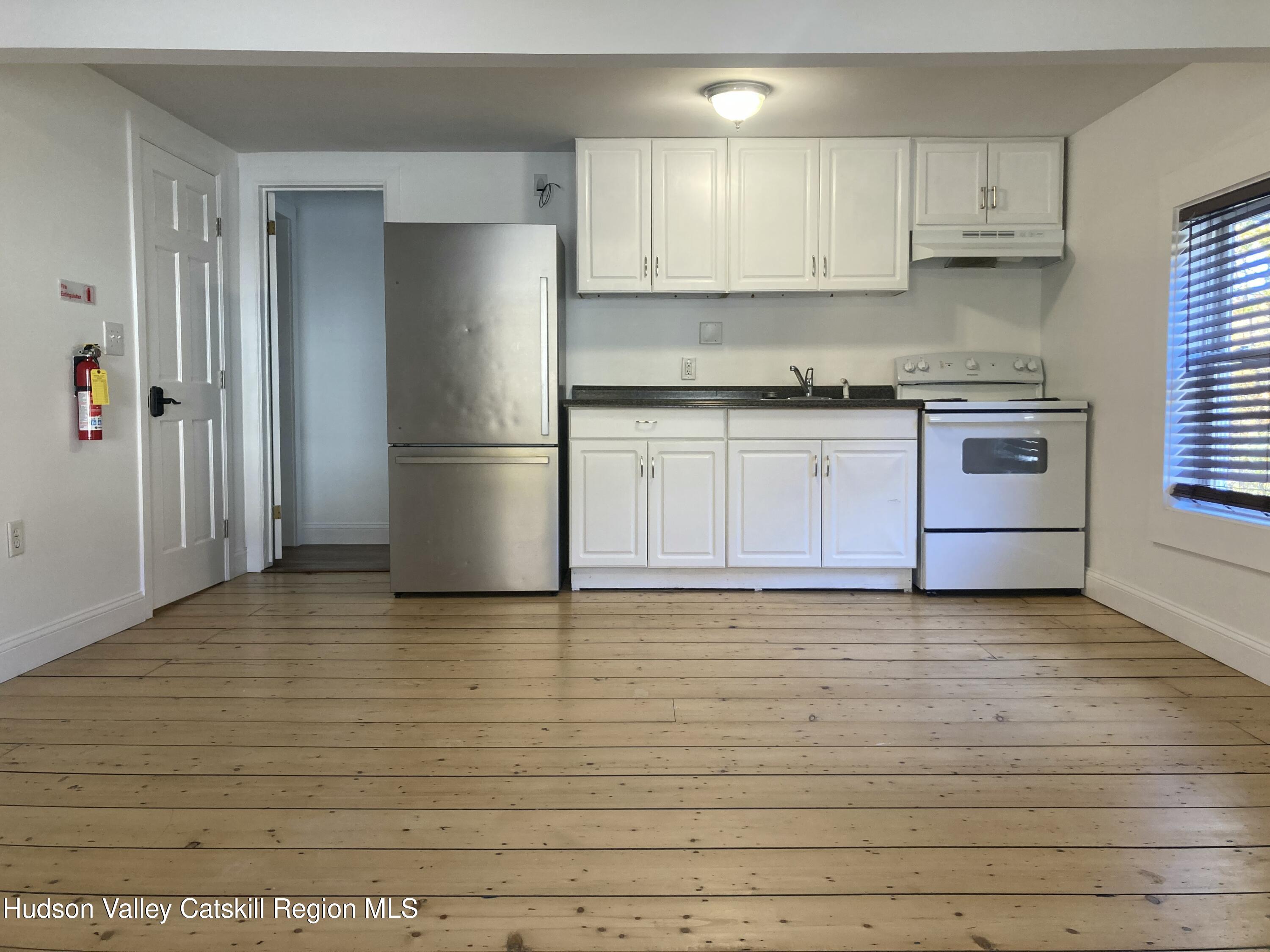 3661 New York 23a