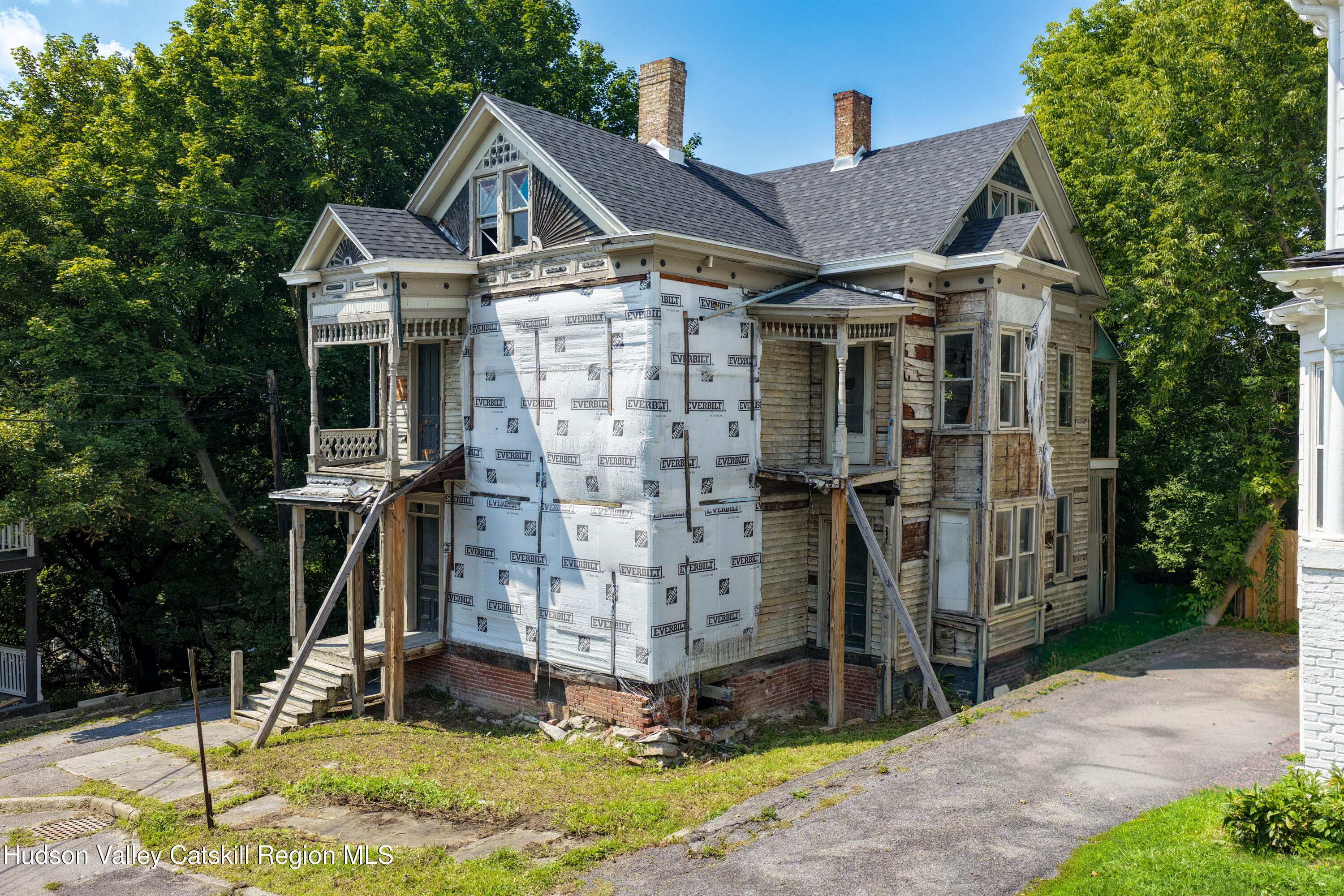 11 Summit Avenue