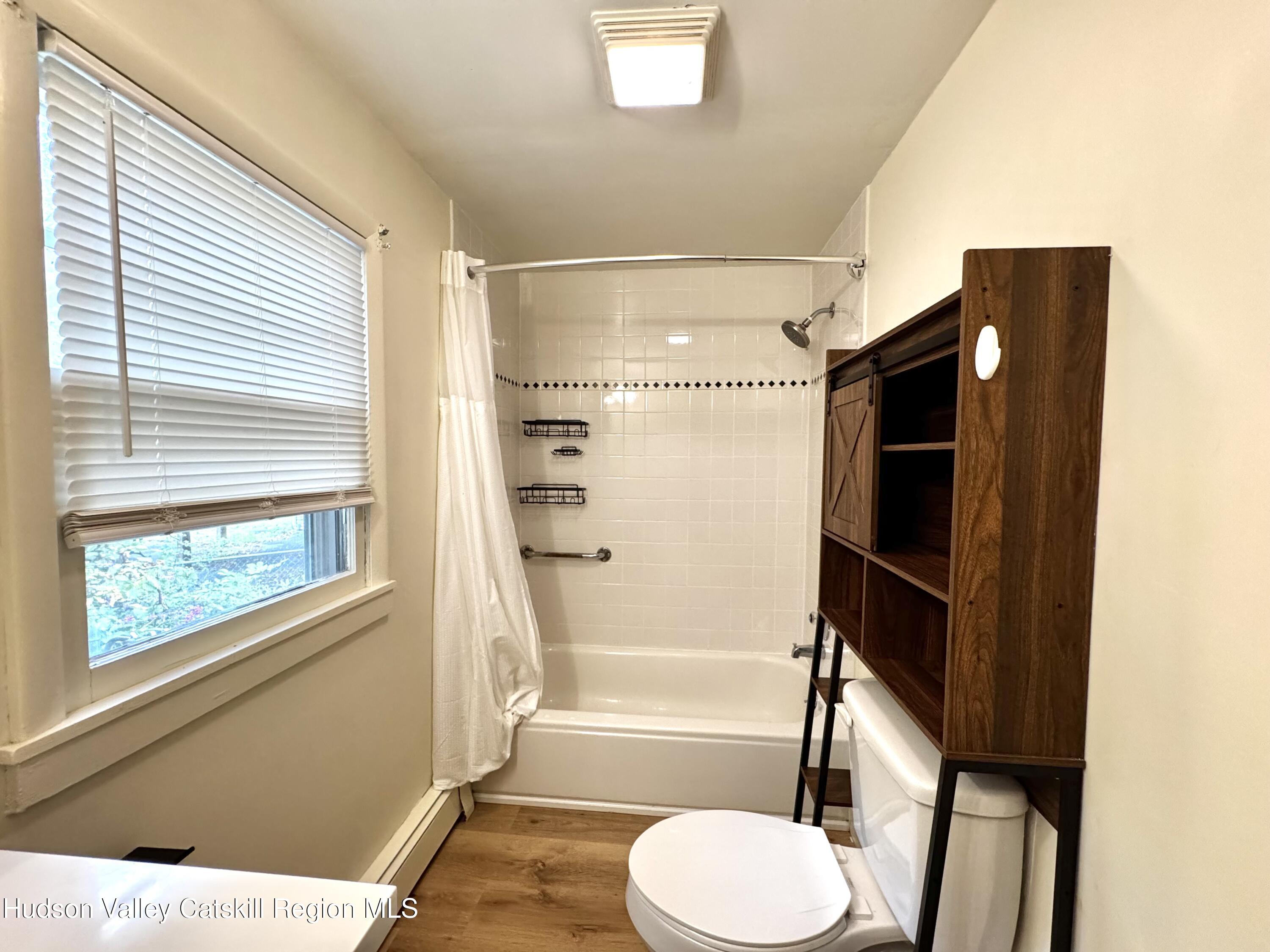 72 Bross Street