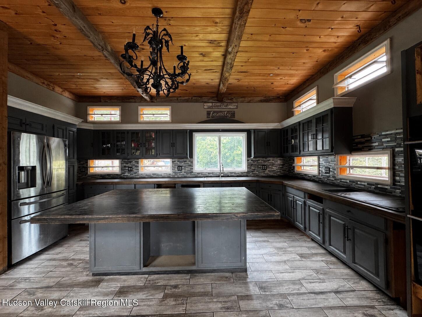 661 Hervey Sunside Road