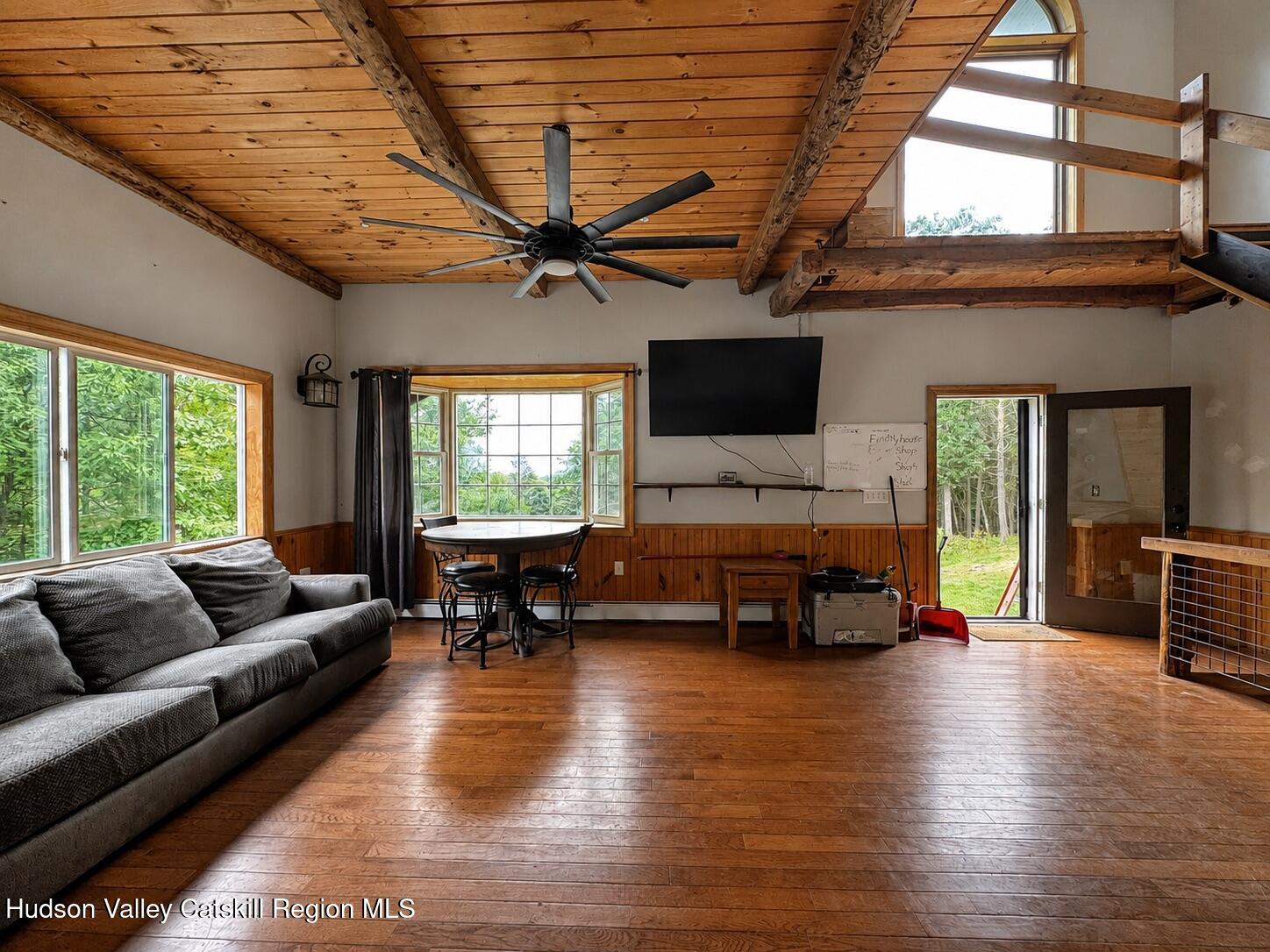 661 Hervey Sunside Road